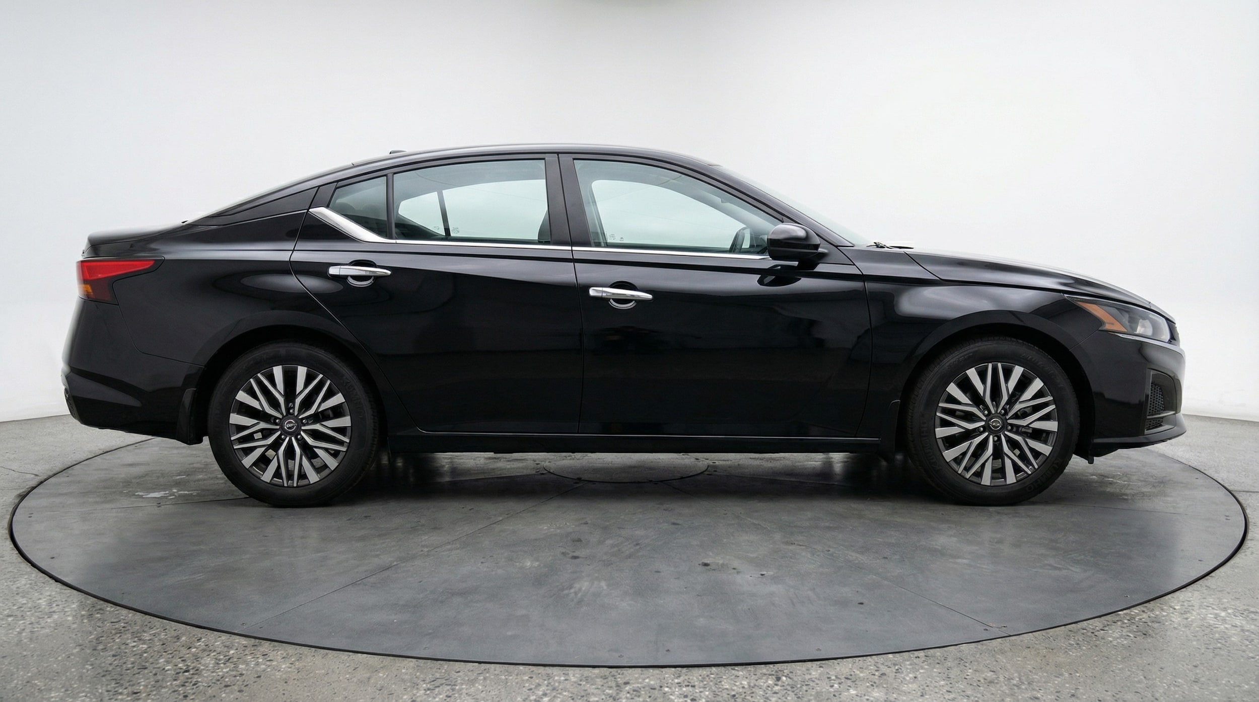 Thumbnail: 2025 Nissan Altima - 8