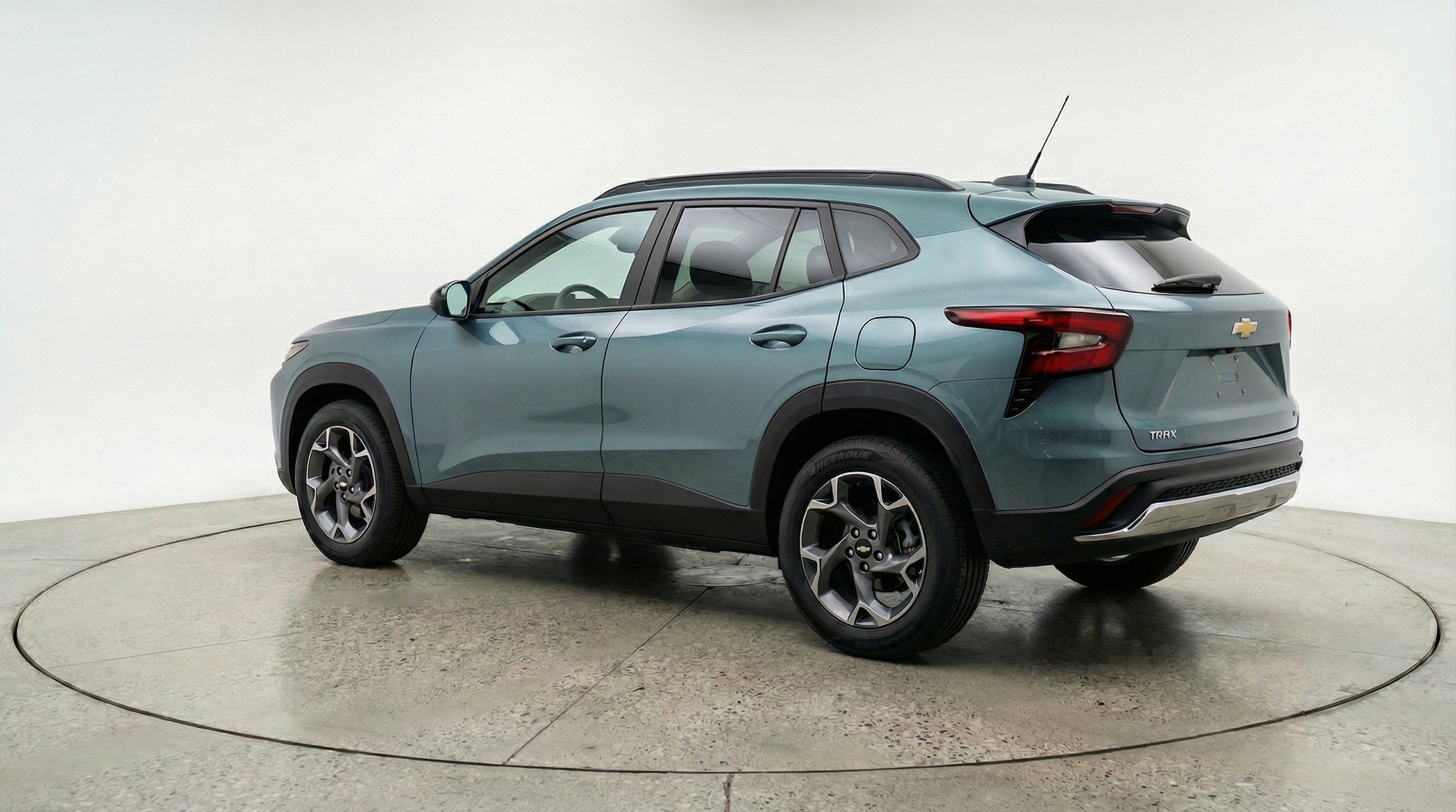 Thumbnail: 2025 Chevrolet Trax - 6