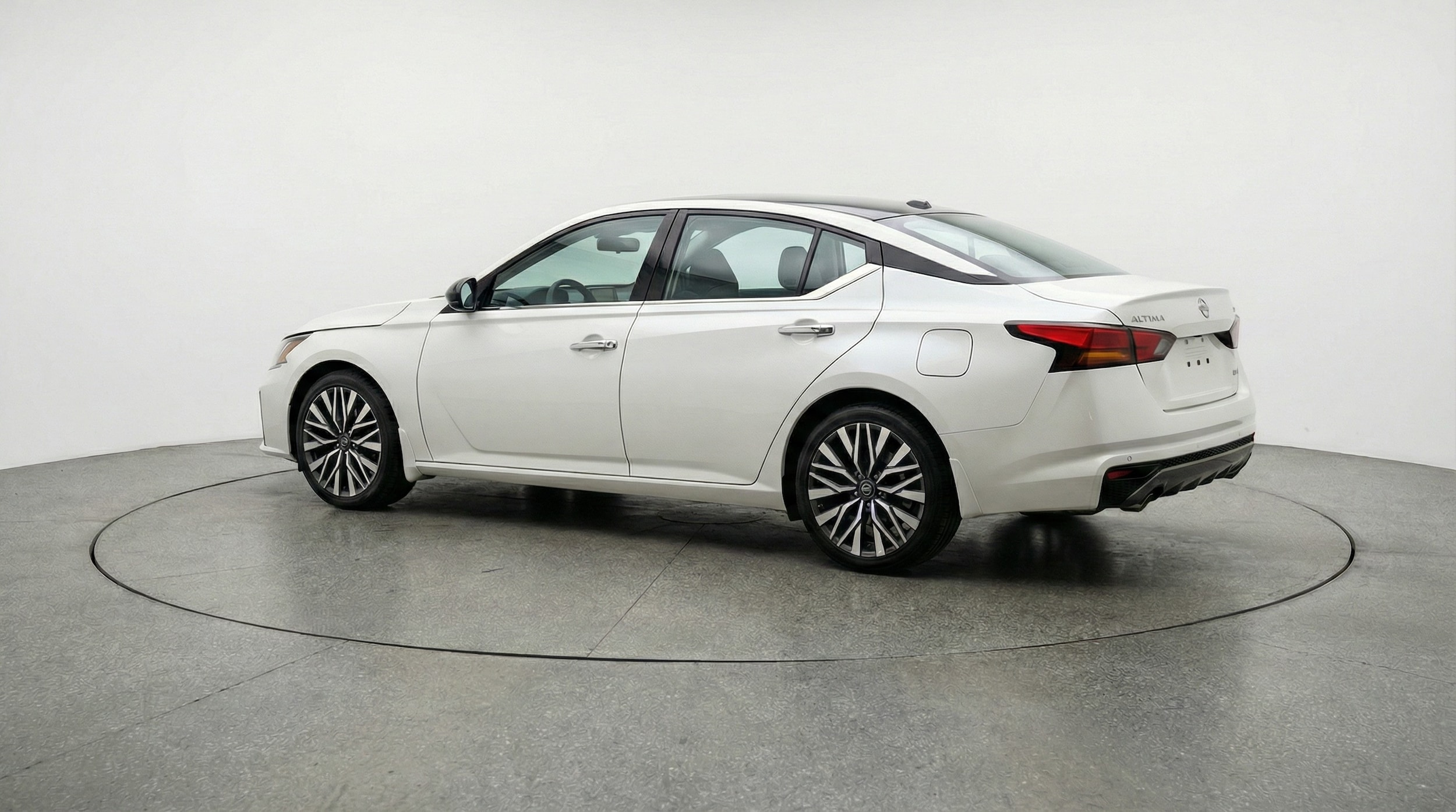 Thumbnail: 2025 Nissan Altima - 5