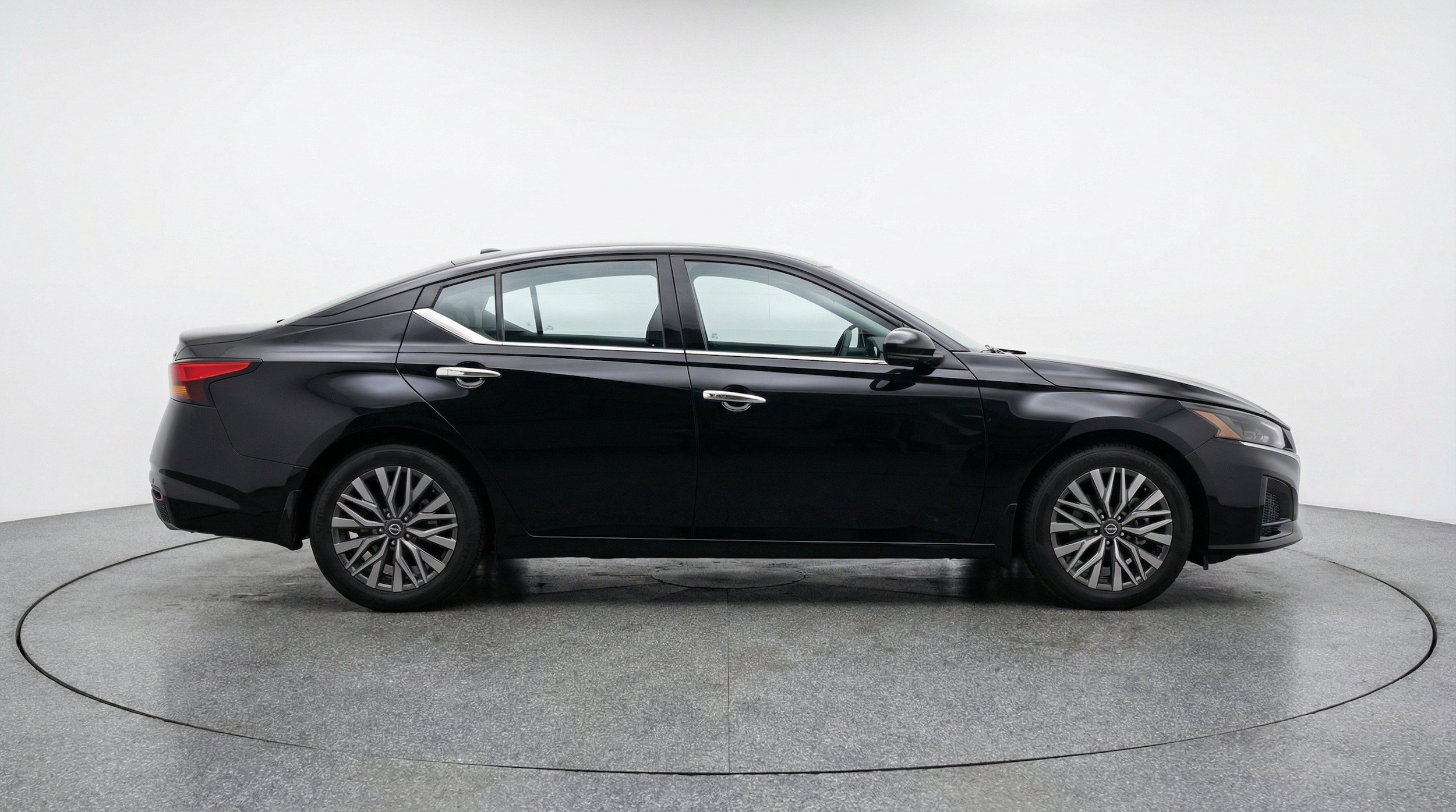 Thumbnail: 2025 Nissan Altima - 10