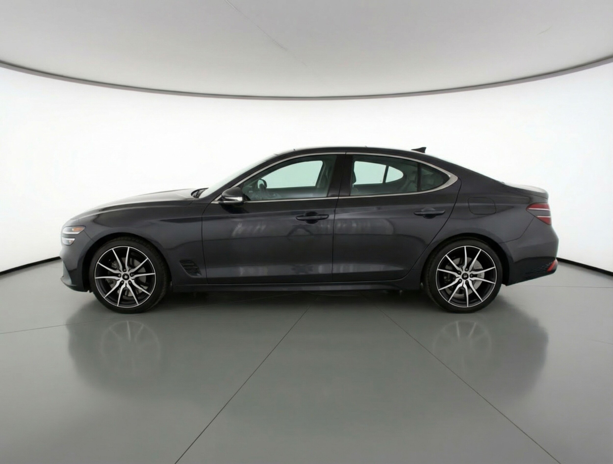 Thumbnail: 2025 Genesis G70 - 4