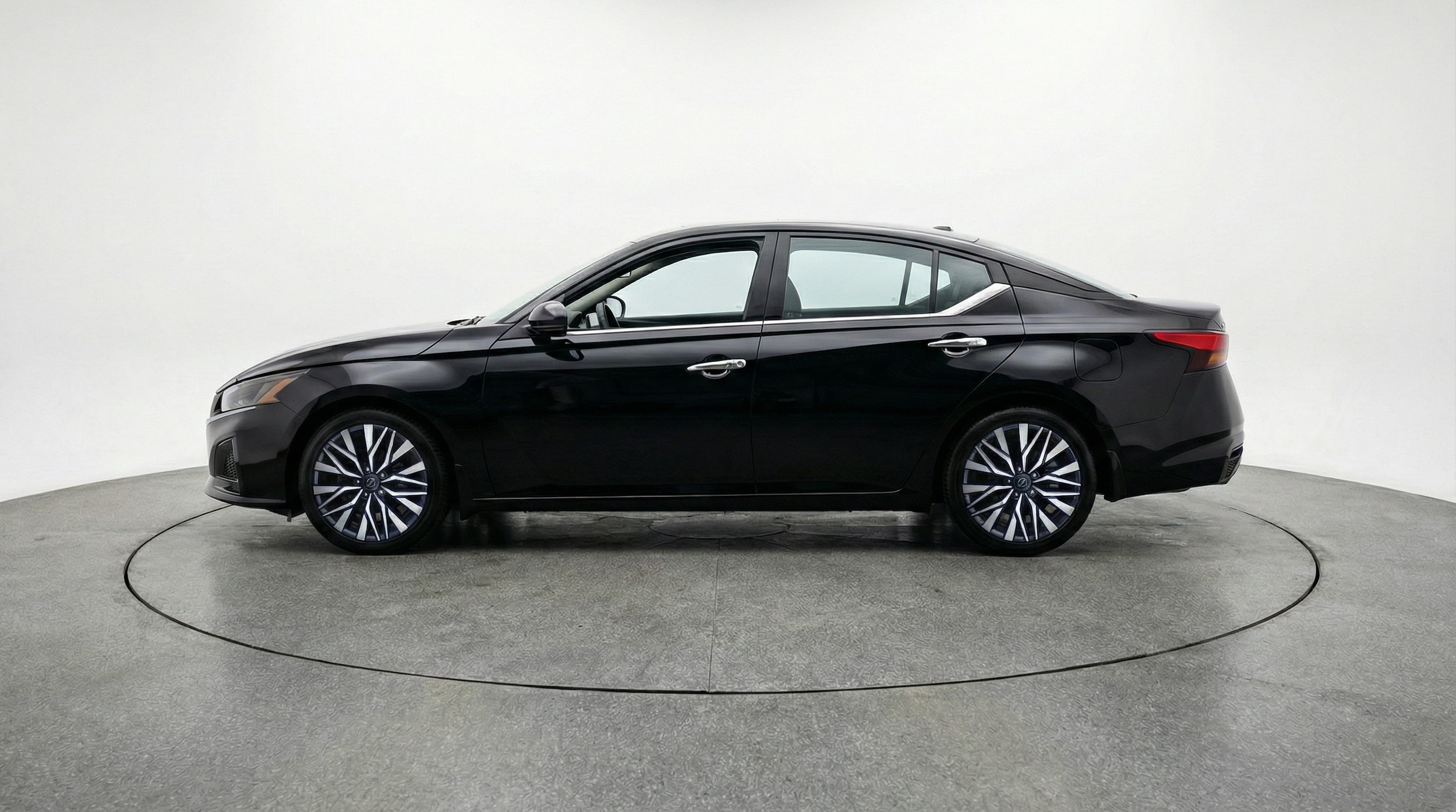 Thumbnail: 2025 Nissan Altima - 4