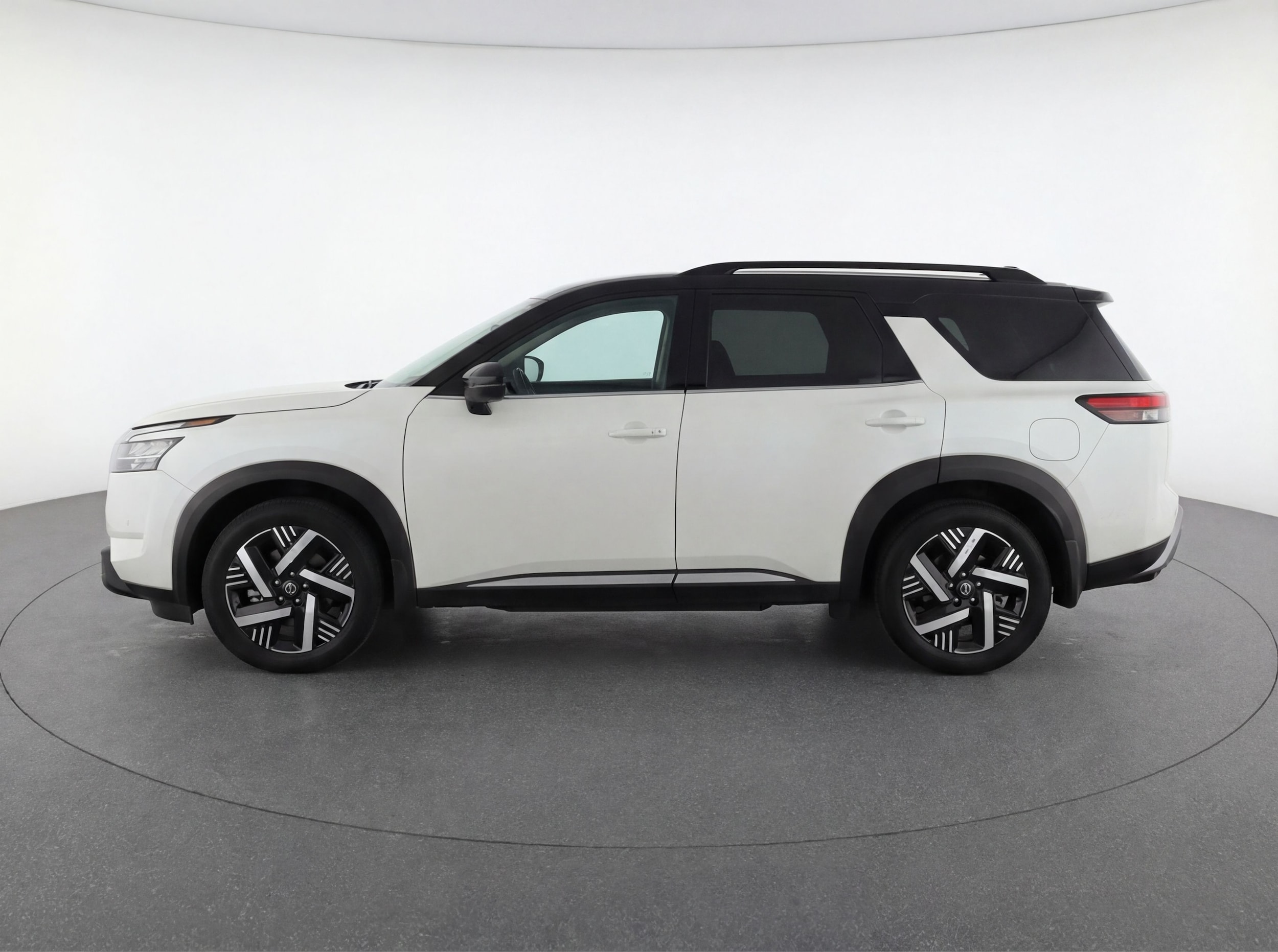 Thumbnail: 2025 Nissan Kicks - 4