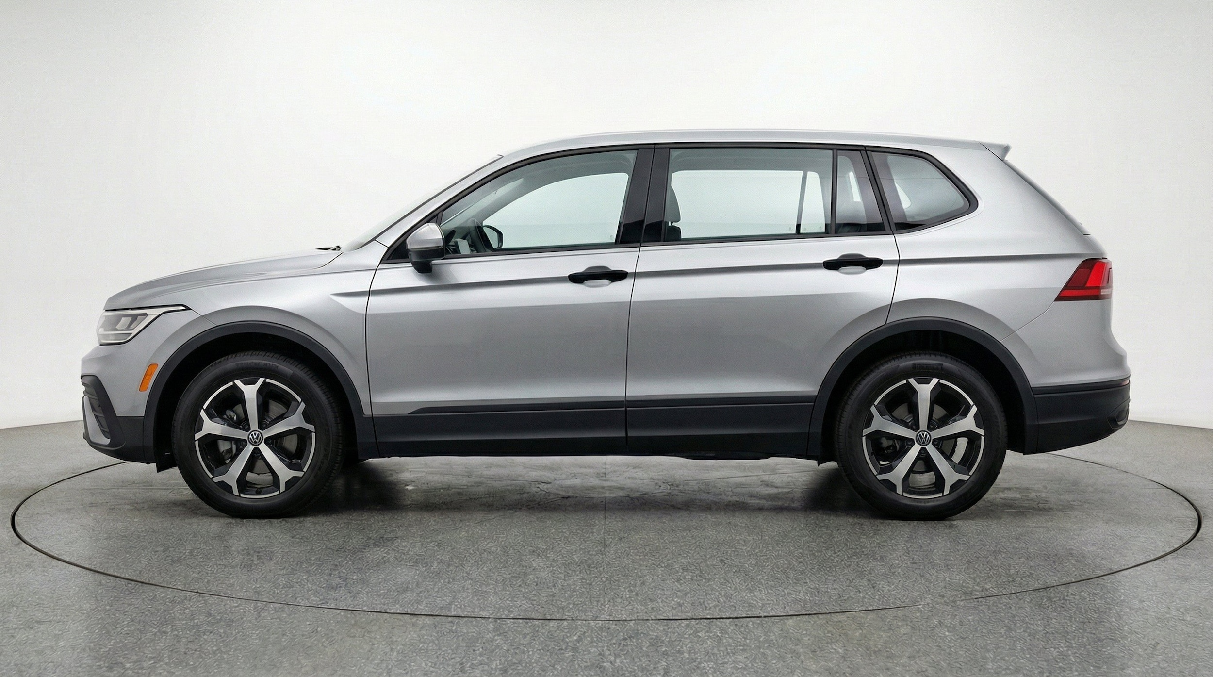 Thumbnail: 2026 Volkswagen Tiguan - 5
