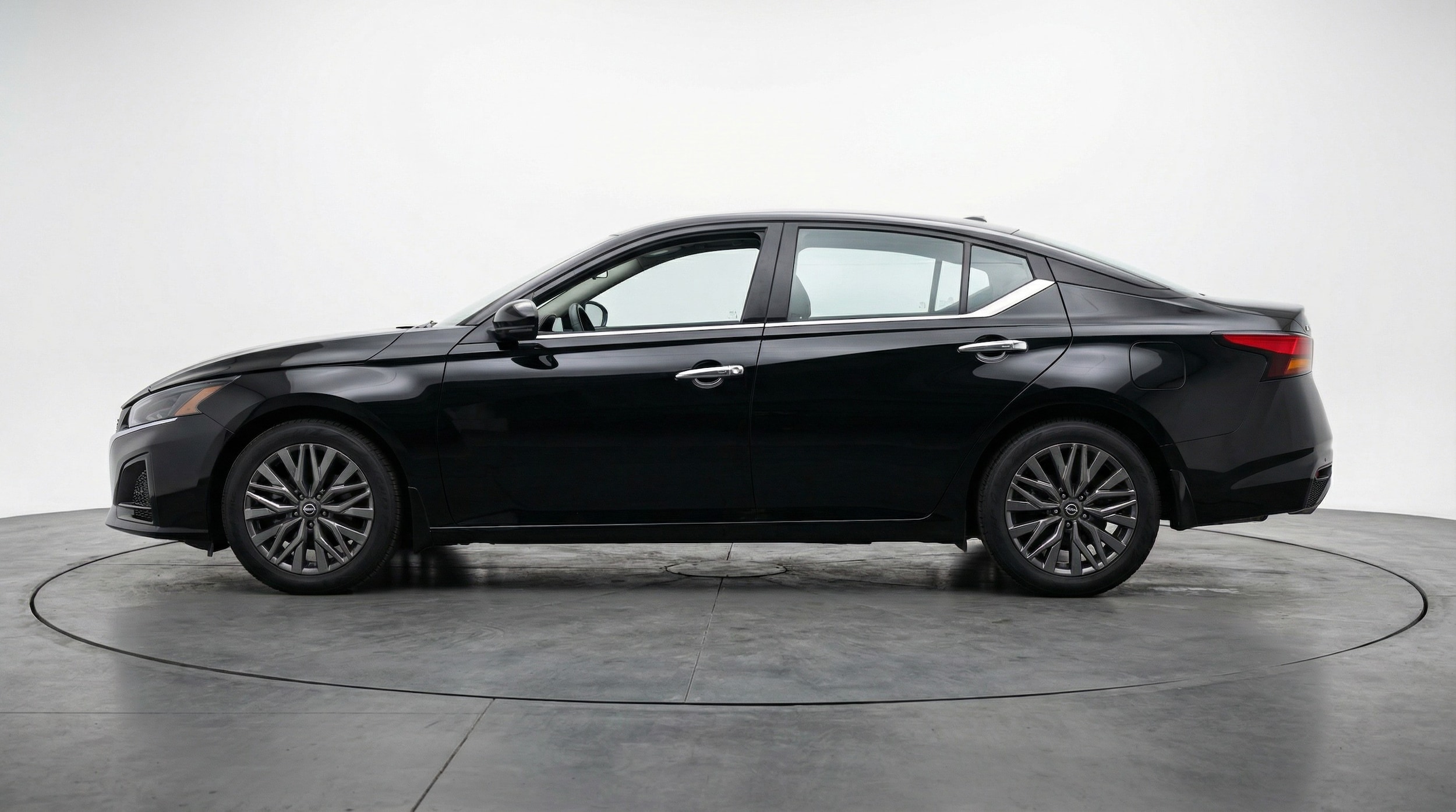 Thumbnail: 2025 Nissan Altima - 4