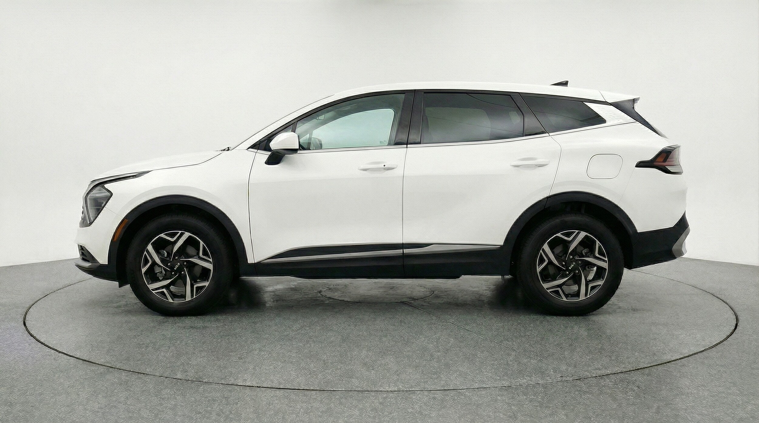 Thumbnail: 2025 Kia Sportage - 4