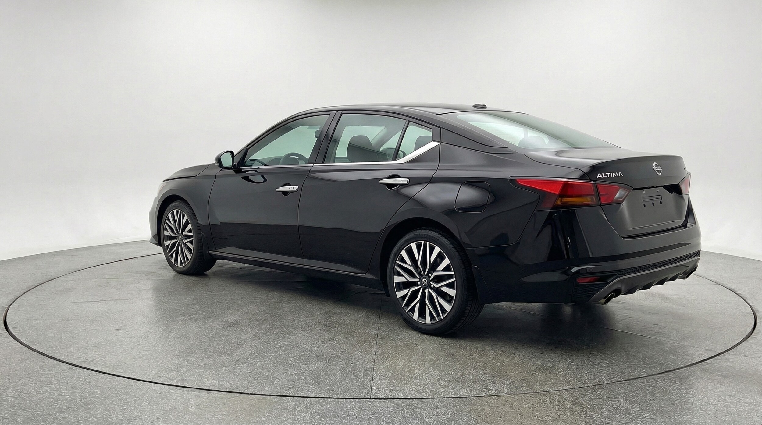 Thumbnail: 2025 Nissan Altima - 5