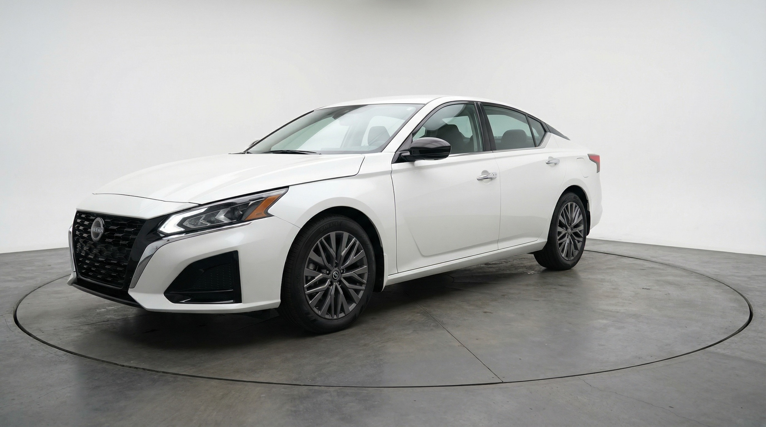 Thumbnail: 2025 Nissan Altima - 3