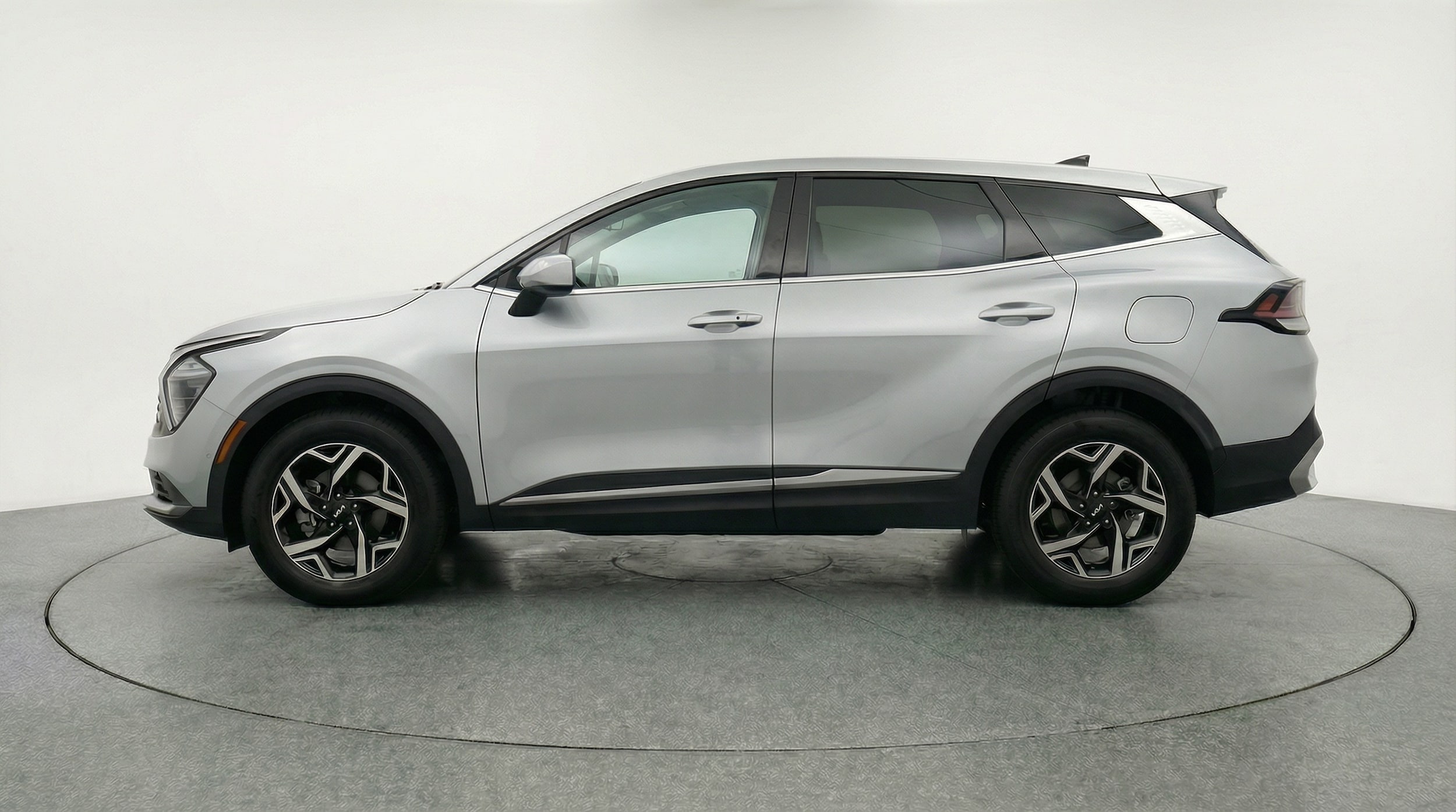 Thumbnail: 2025 Kia Sportage - 4