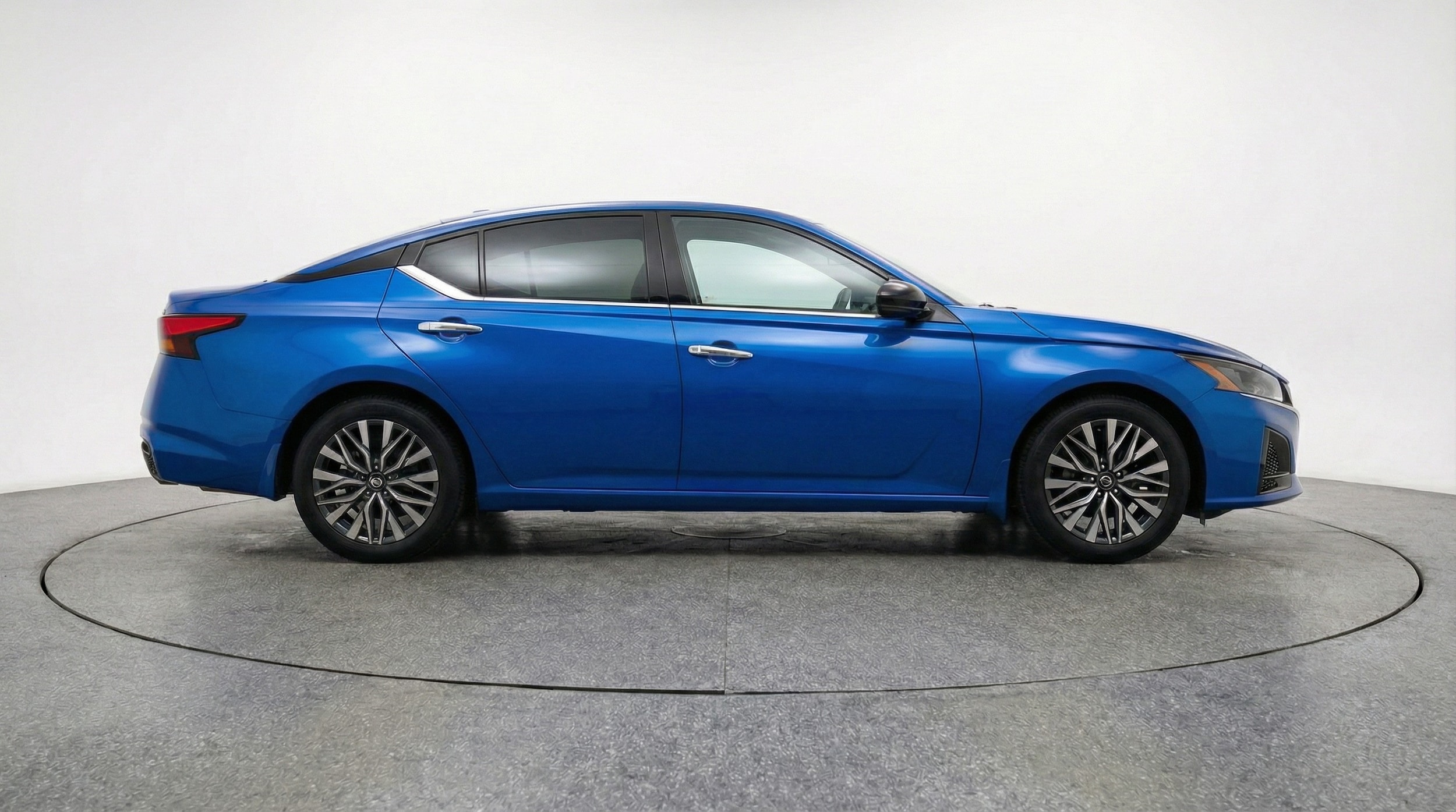 Thumbnail: 2025 Nissan Altima - 8