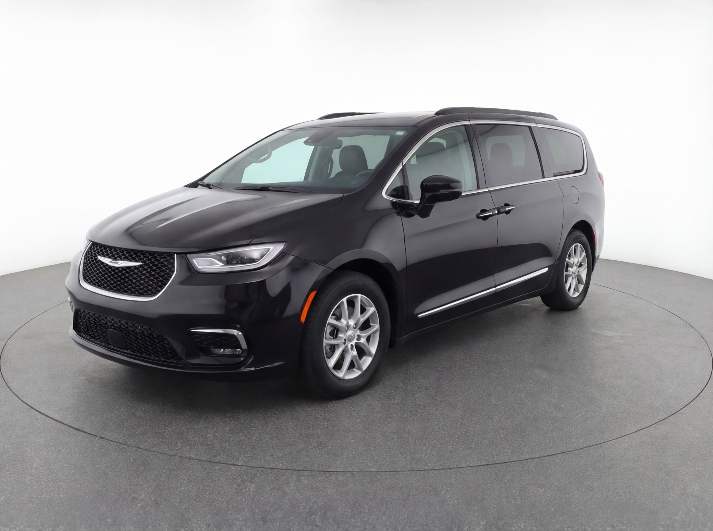 Thumbnail: 2024 Chrysler Pacifica - 3