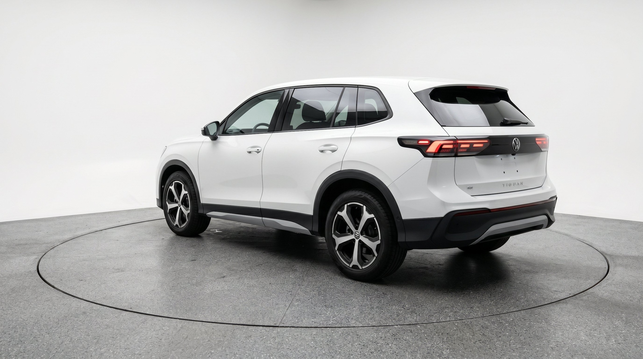 Thumbnail: 2026 Volkswagen Tiguan - 6
