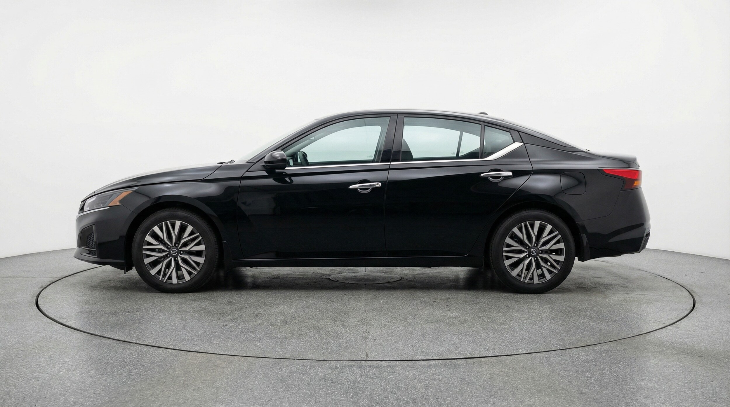 Thumbnail: 2025 Nissan Altima - 4