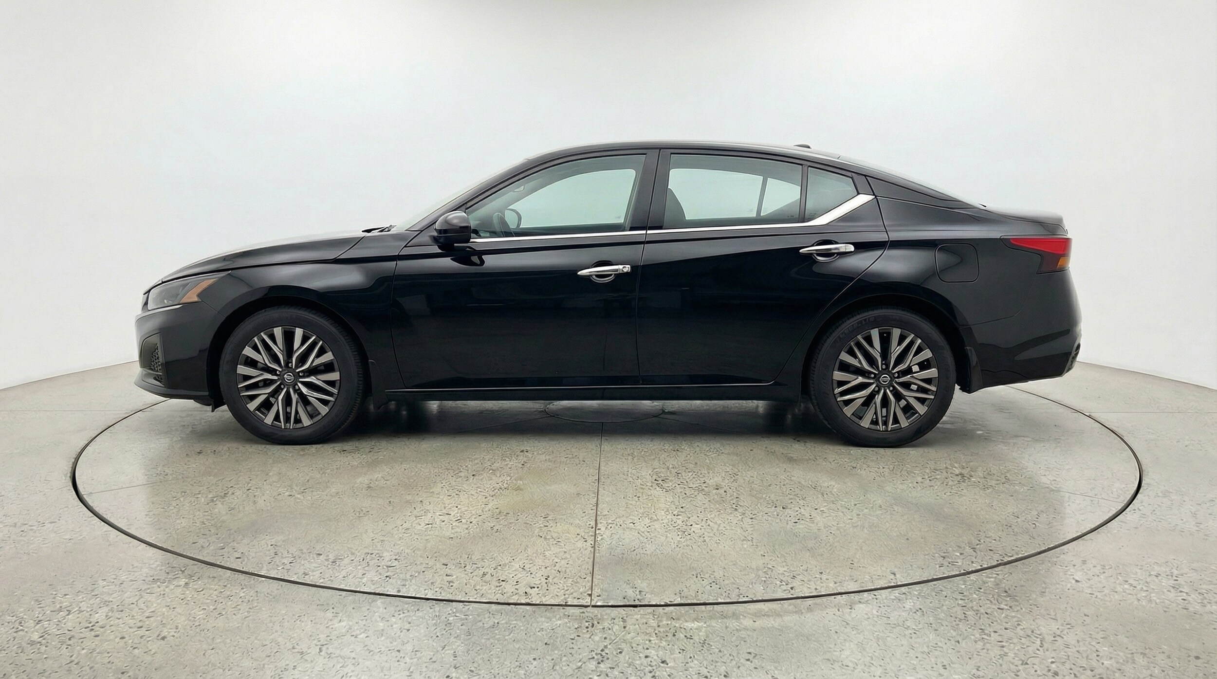 Thumbnail: 2025 Nissan Altima - 4