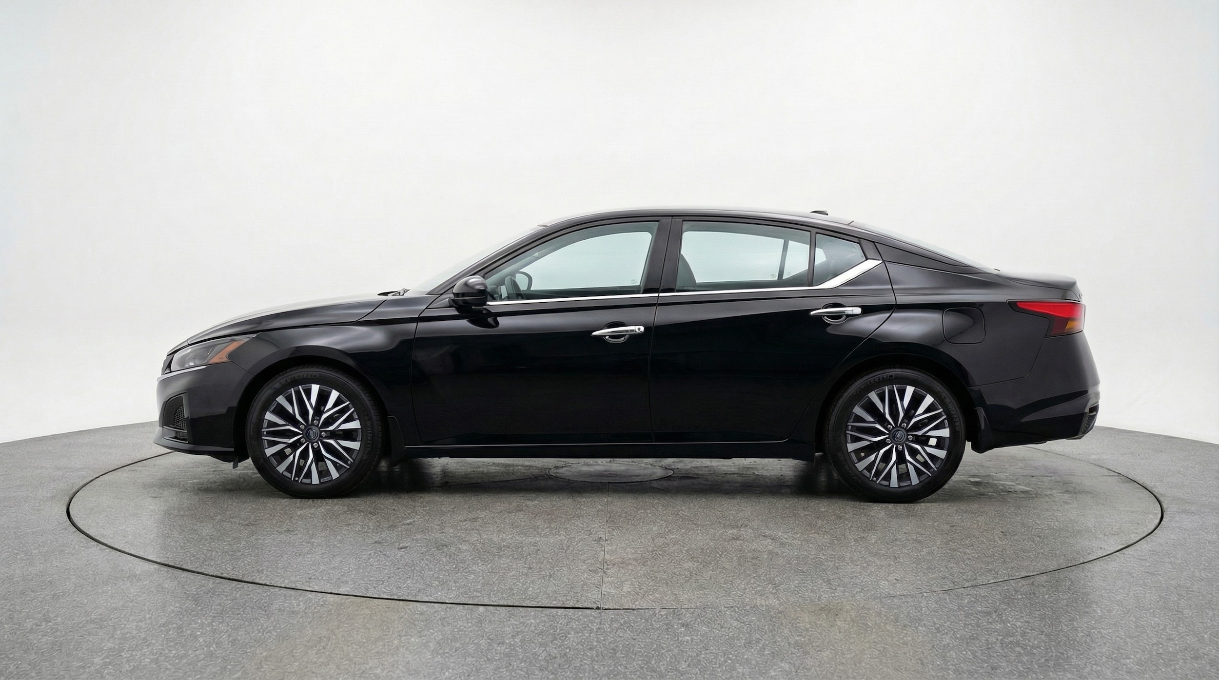 Thumbnail: 2025 Nissan Altima - 4