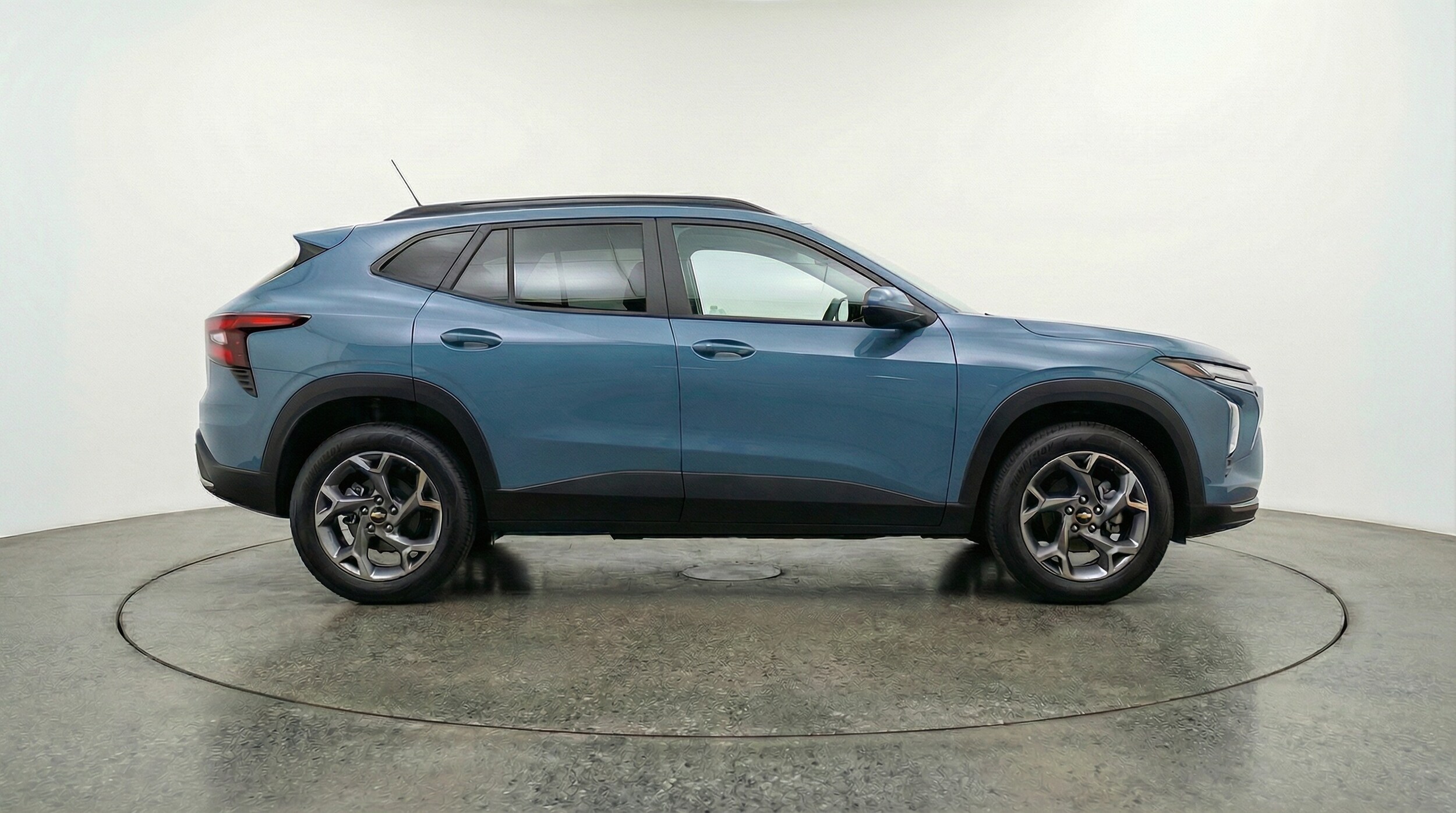 Thumbnail: 2025 Chevrolet Trax - 8