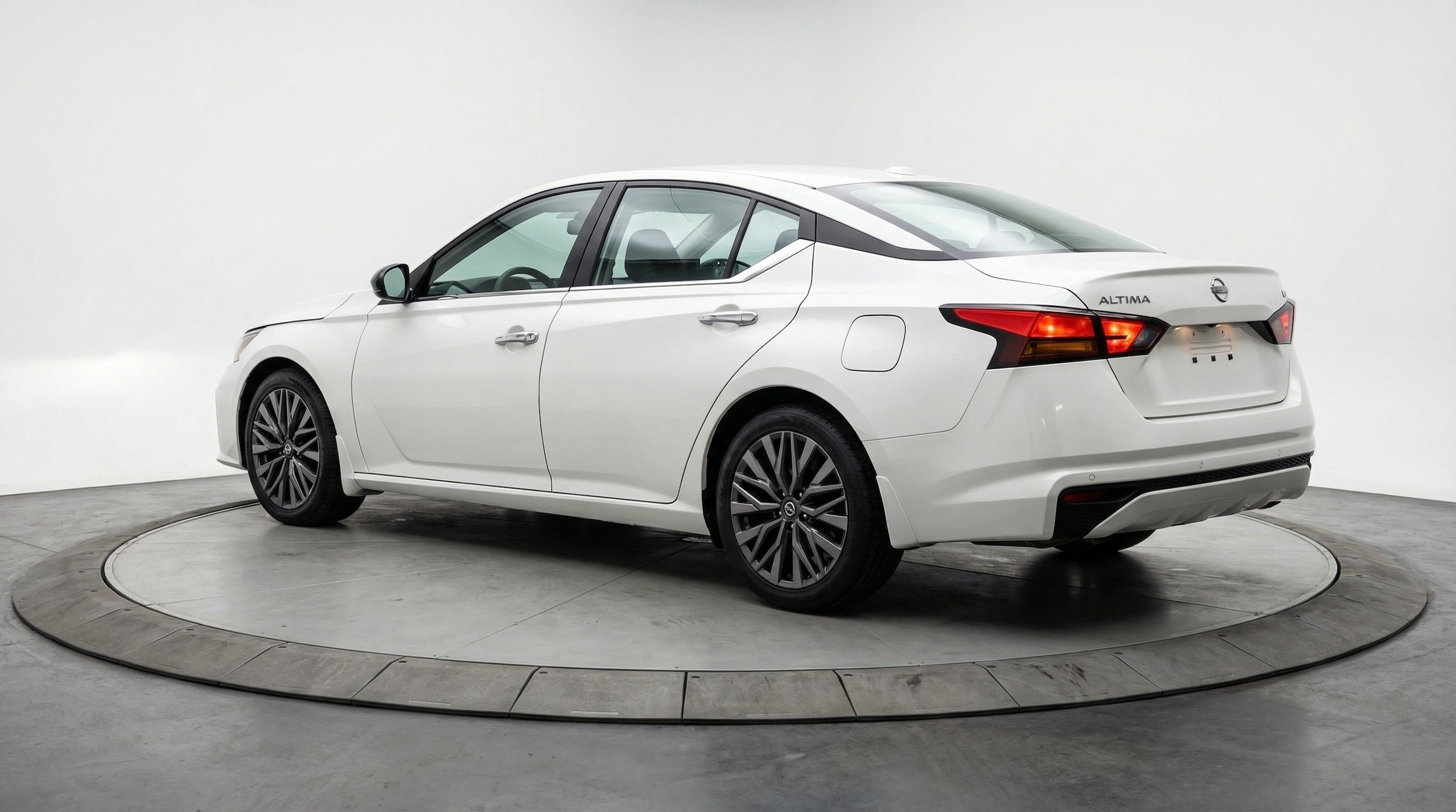 Thumbnail: 2025 Nissan Altima - 6