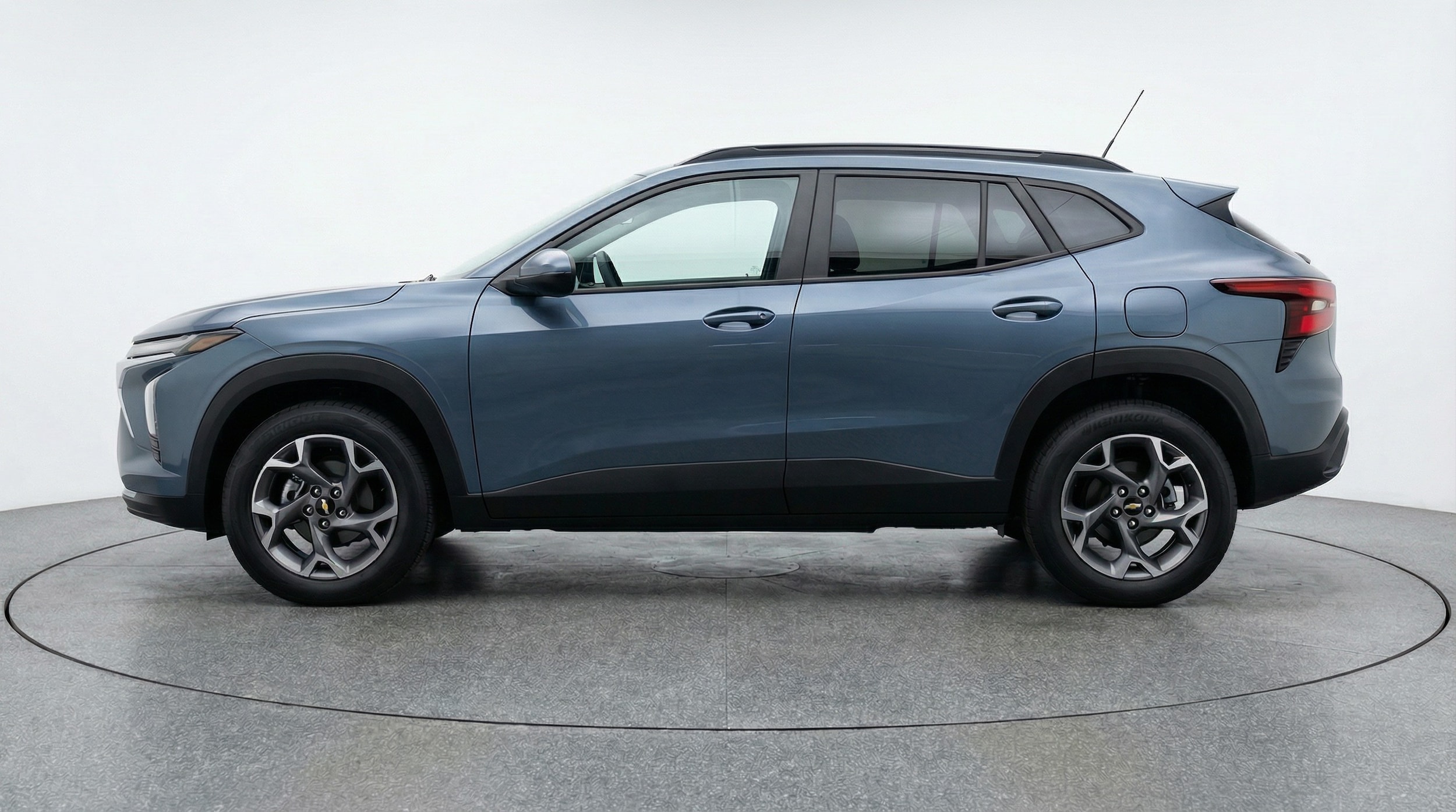 Thumbnail: 2025 Chevrolet Trax - 4