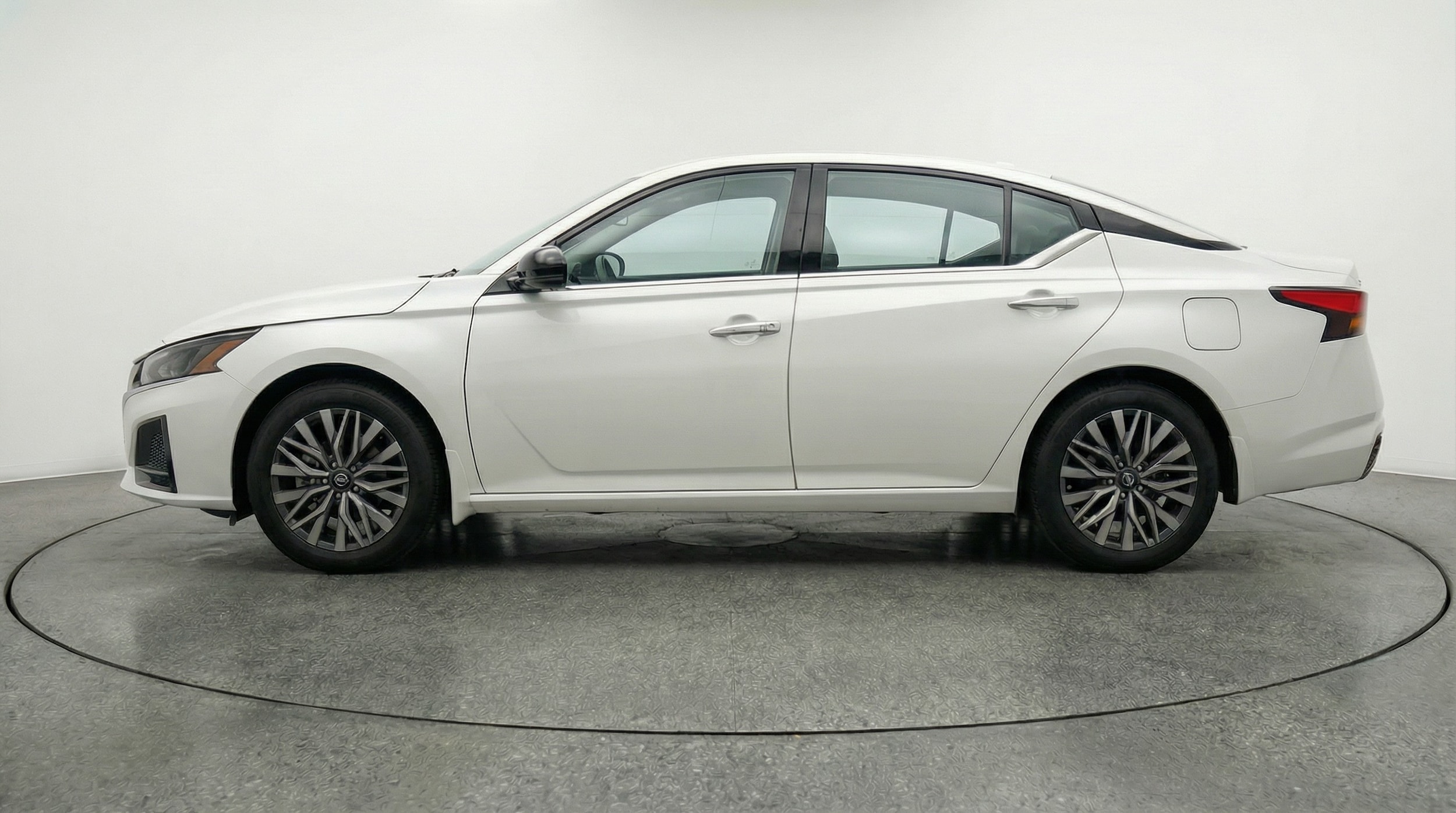 Thumbnail: 2025 Nissan Altima - 4