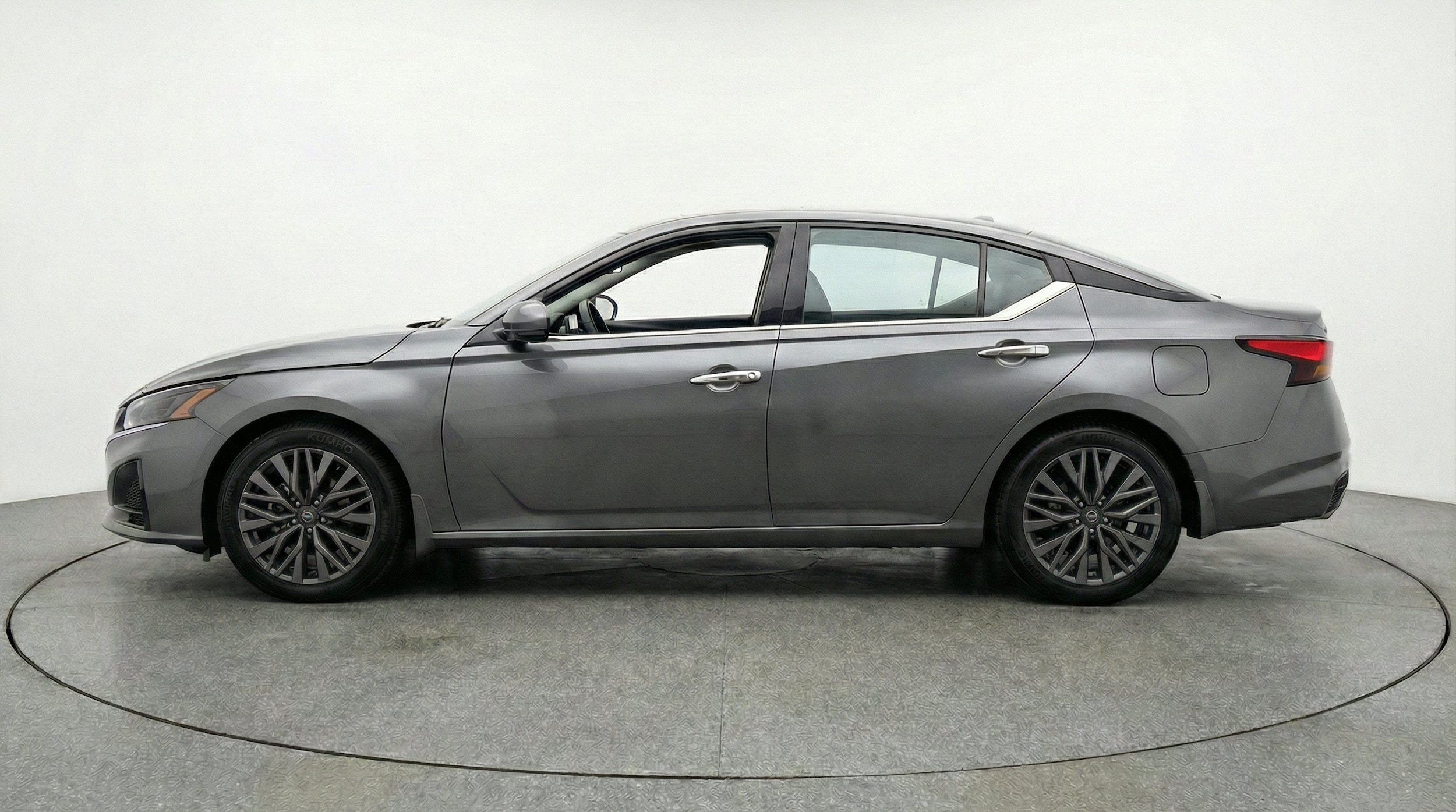Thumbnail: 2025 Nissan Altima - 5