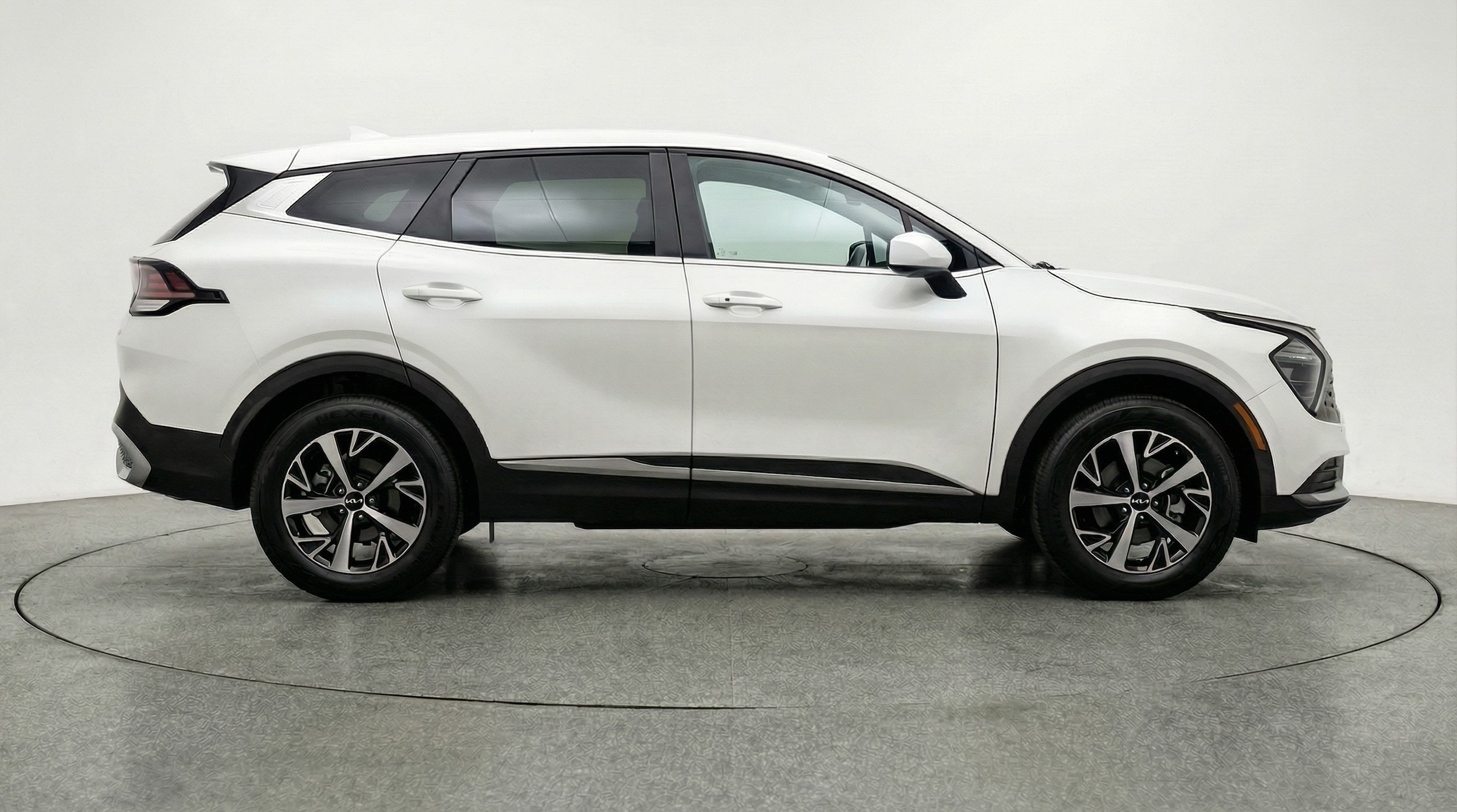 Thumbnail: 2025 Kia Sportage - 8