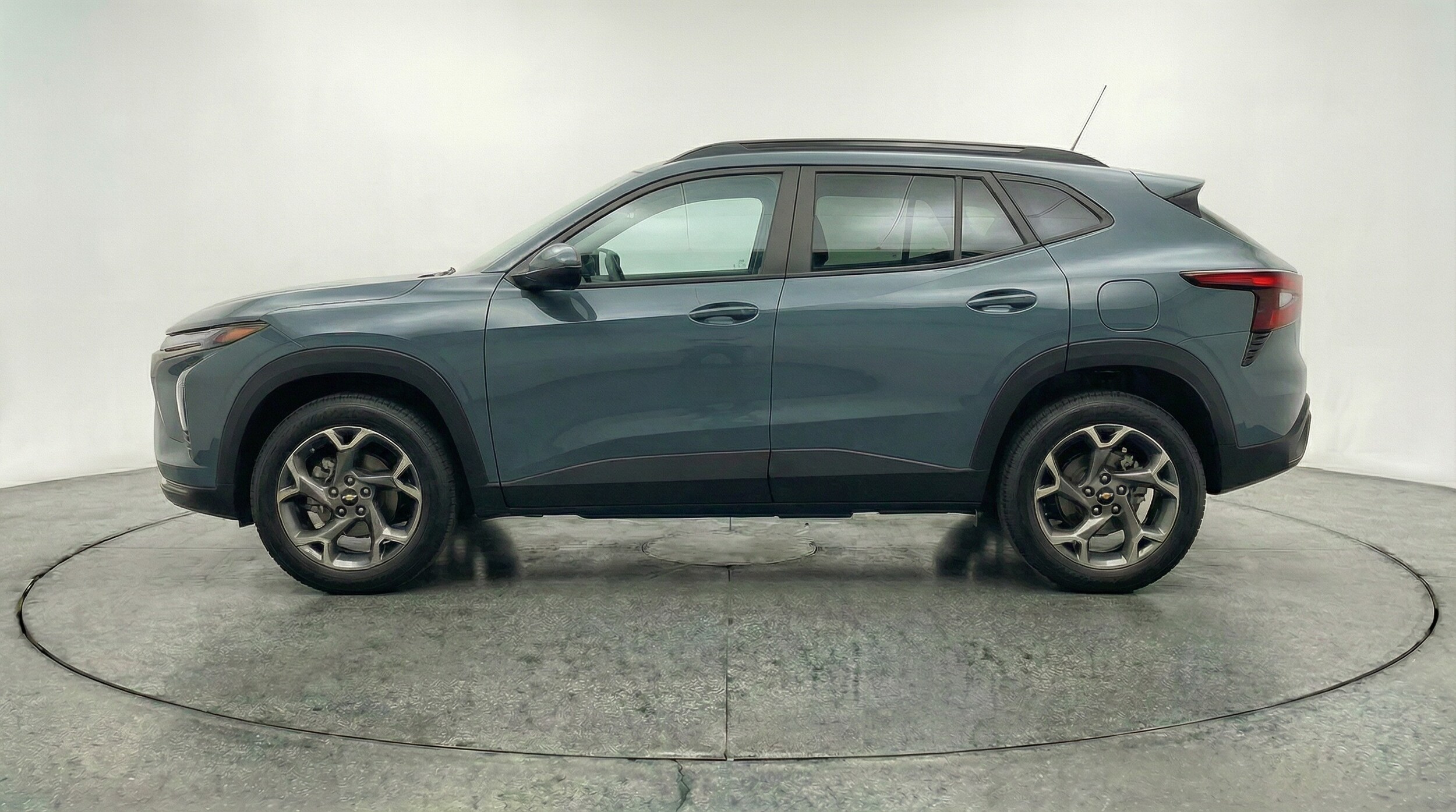 Thumbnail: 2025 Chevrolet Trax - 4