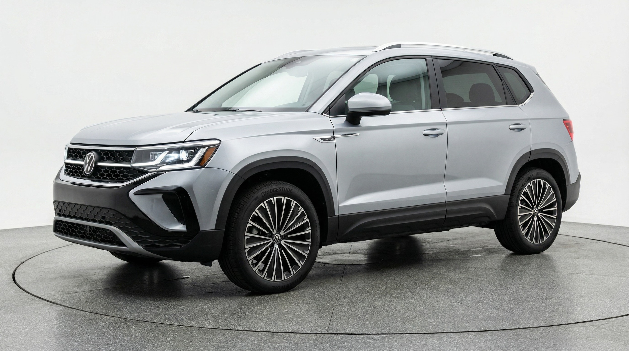 Thumbnail: 2025 Volkswagen Taos - 3