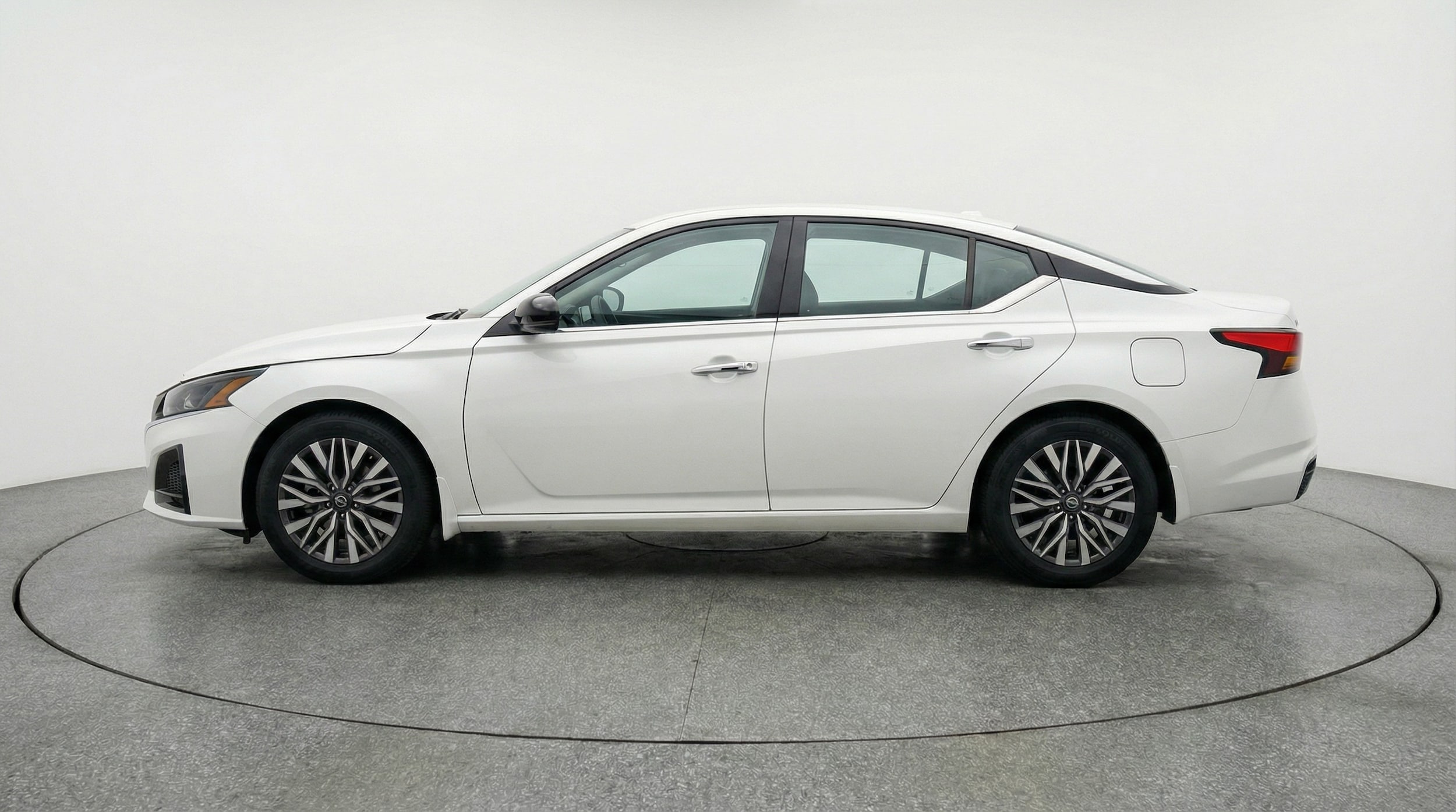 Thumbnail: 2025 Nissan Altima - 4