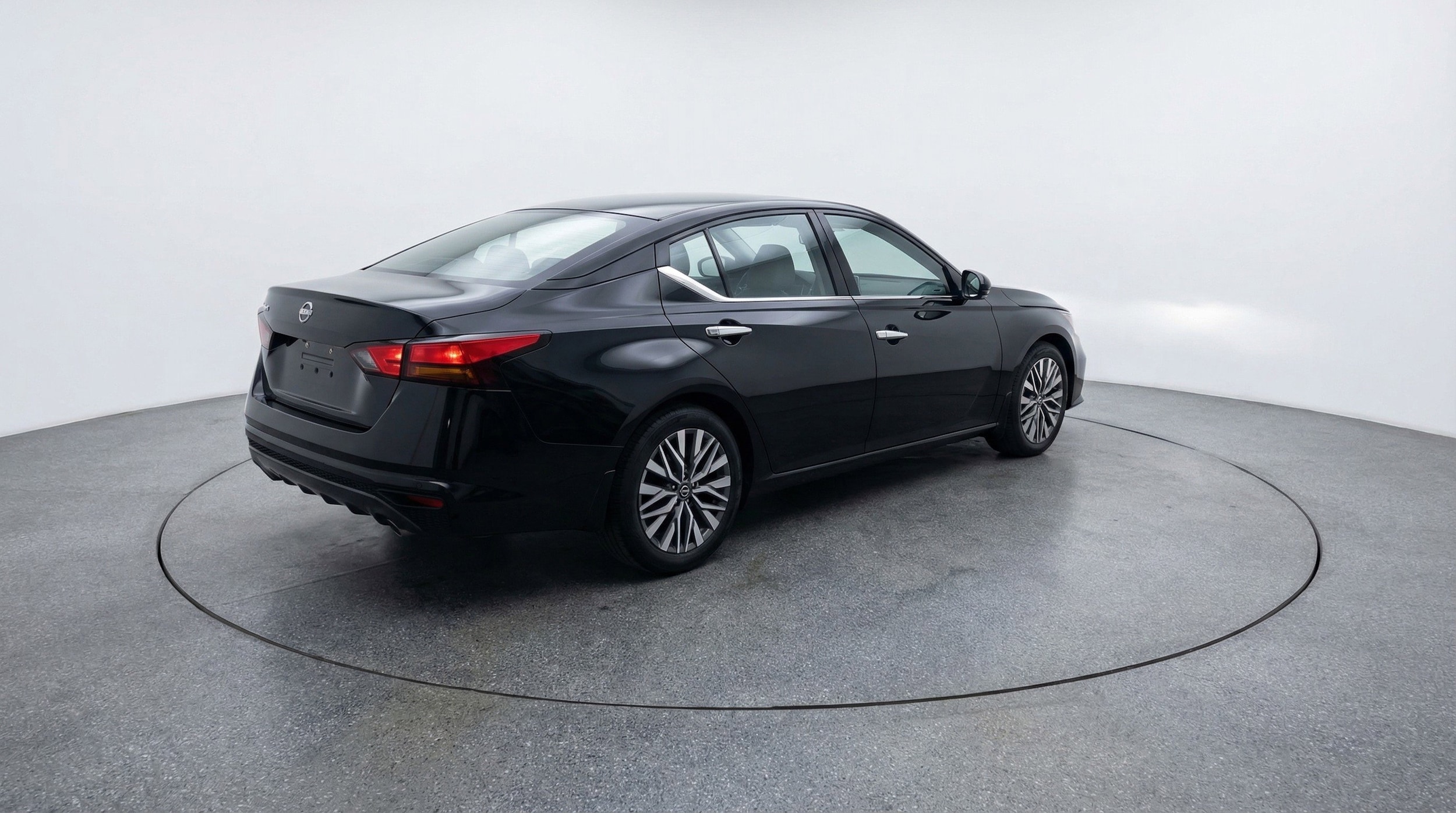 Thumbnail: 2025 Nissan Altima - 9