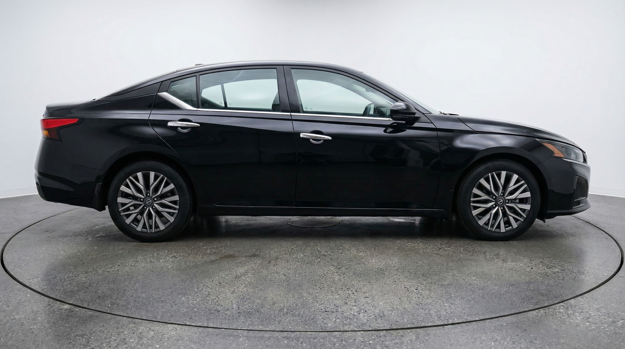 Thumbnail: 2025 Nissan Altima - 8