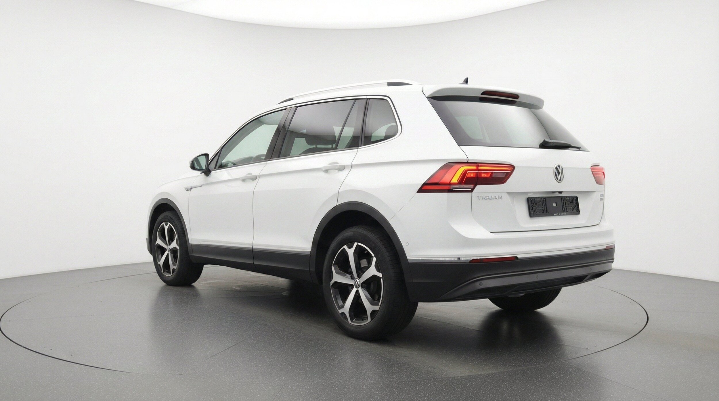 Thumbnail: 2026 Volkswagen Tiguan - 6