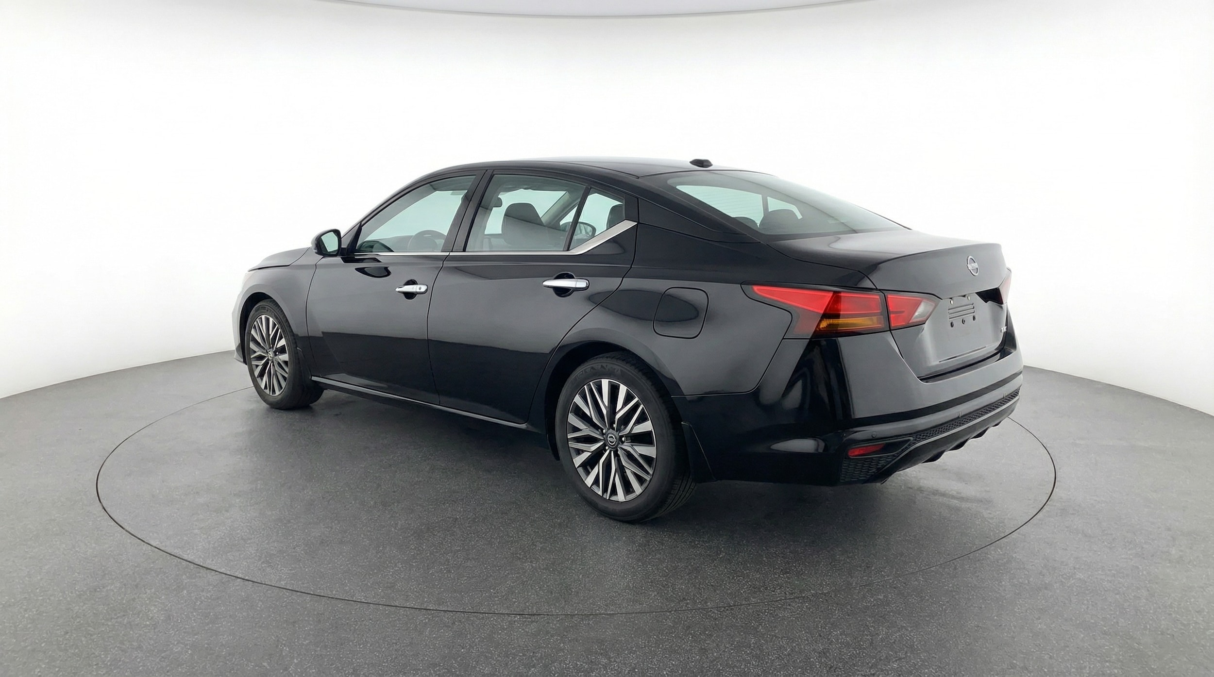 Thumbnail: 2025 Nissan Altima - 5