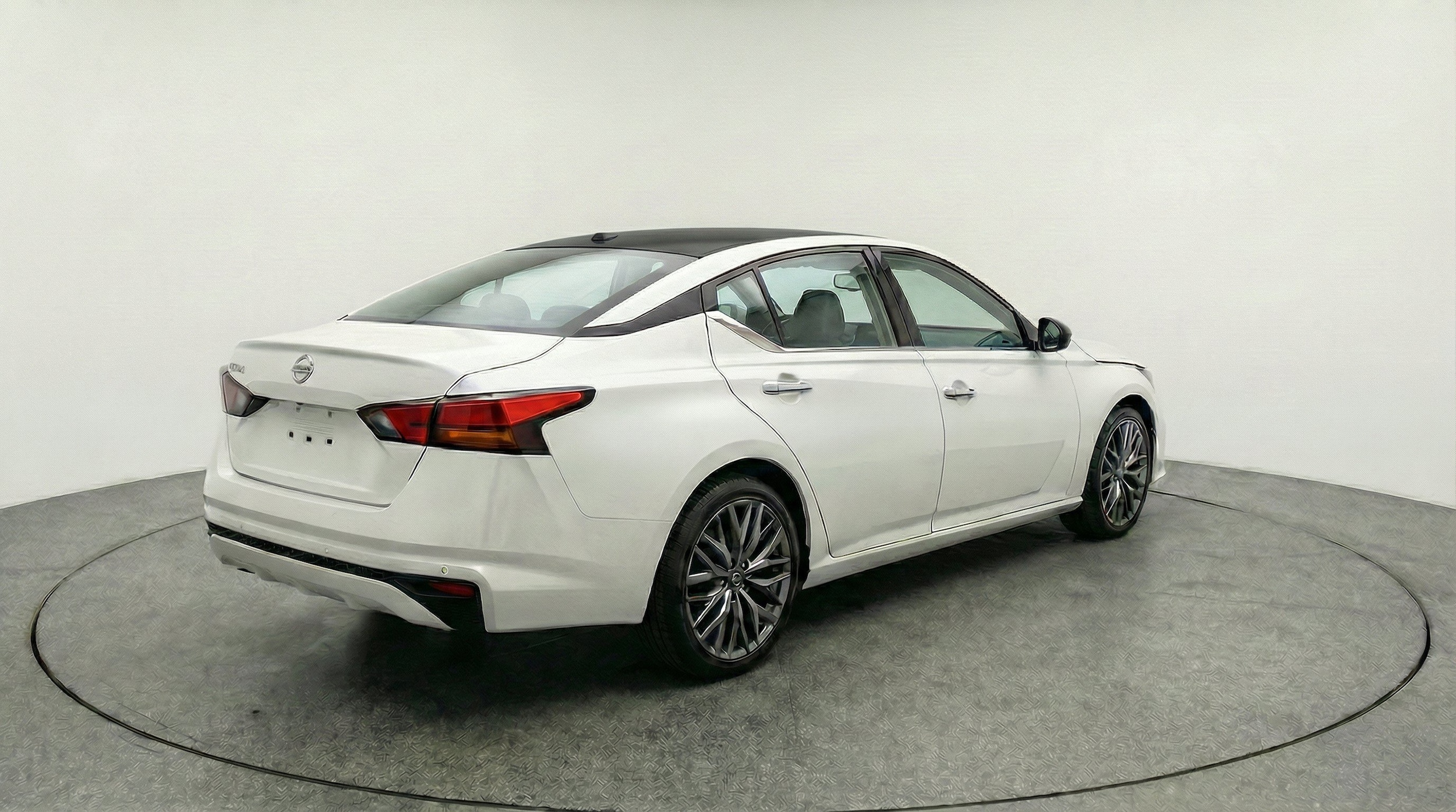 Thumbnail: 2025 Nissan Altima - 9