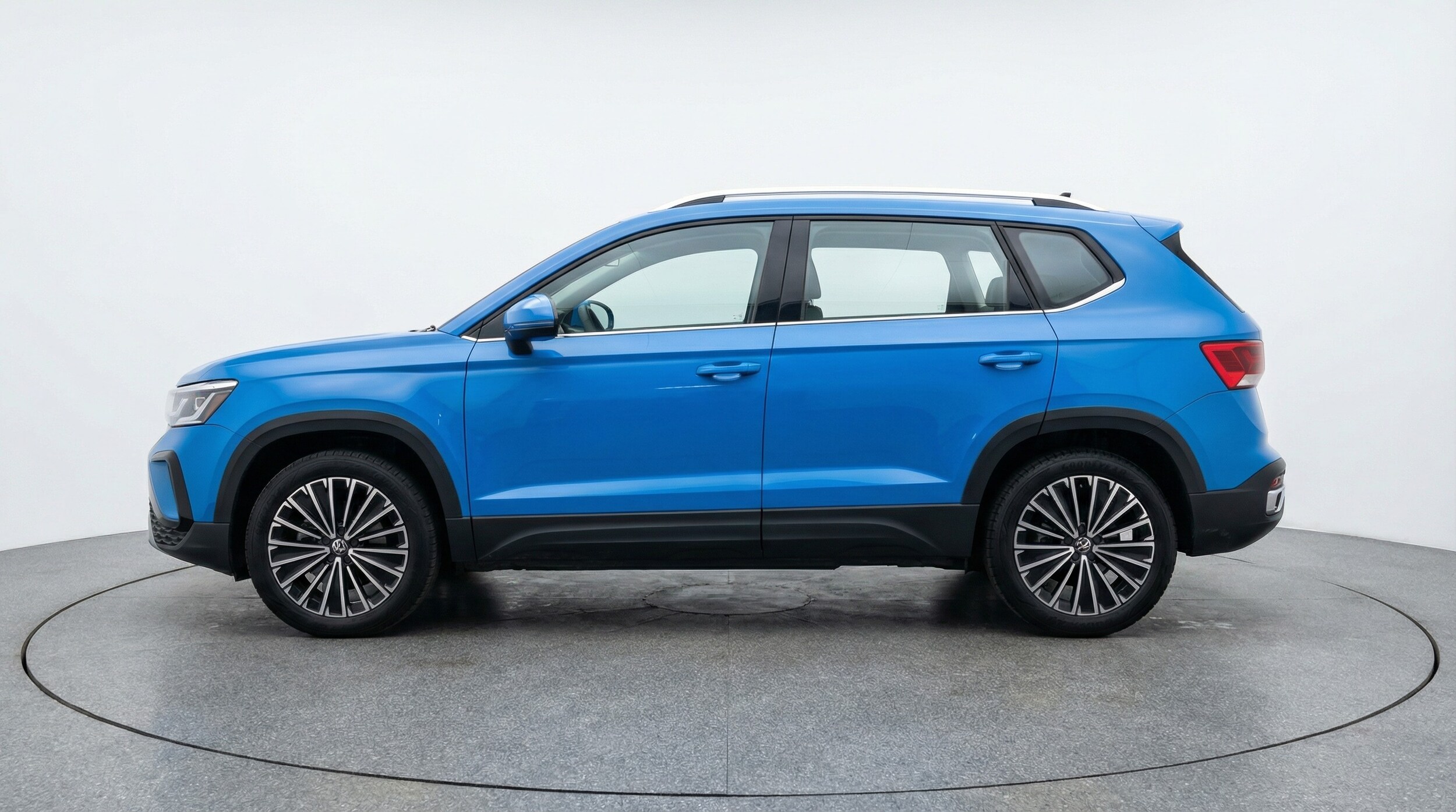 Thumbnail: 2025 Volkswagen Taos - 4