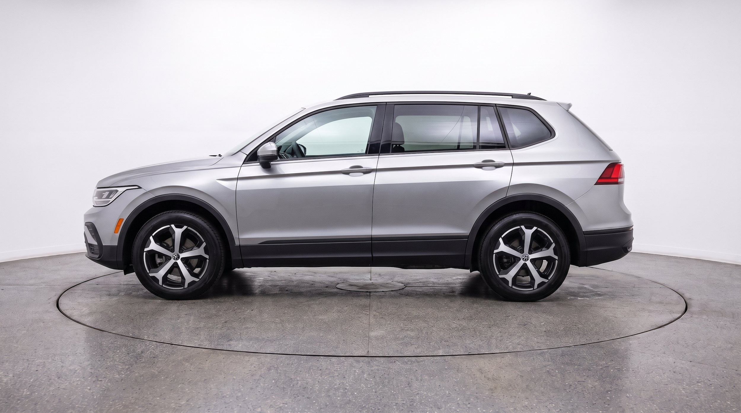 Thumbnail: 2026 Volkswagen Tiguan - 5