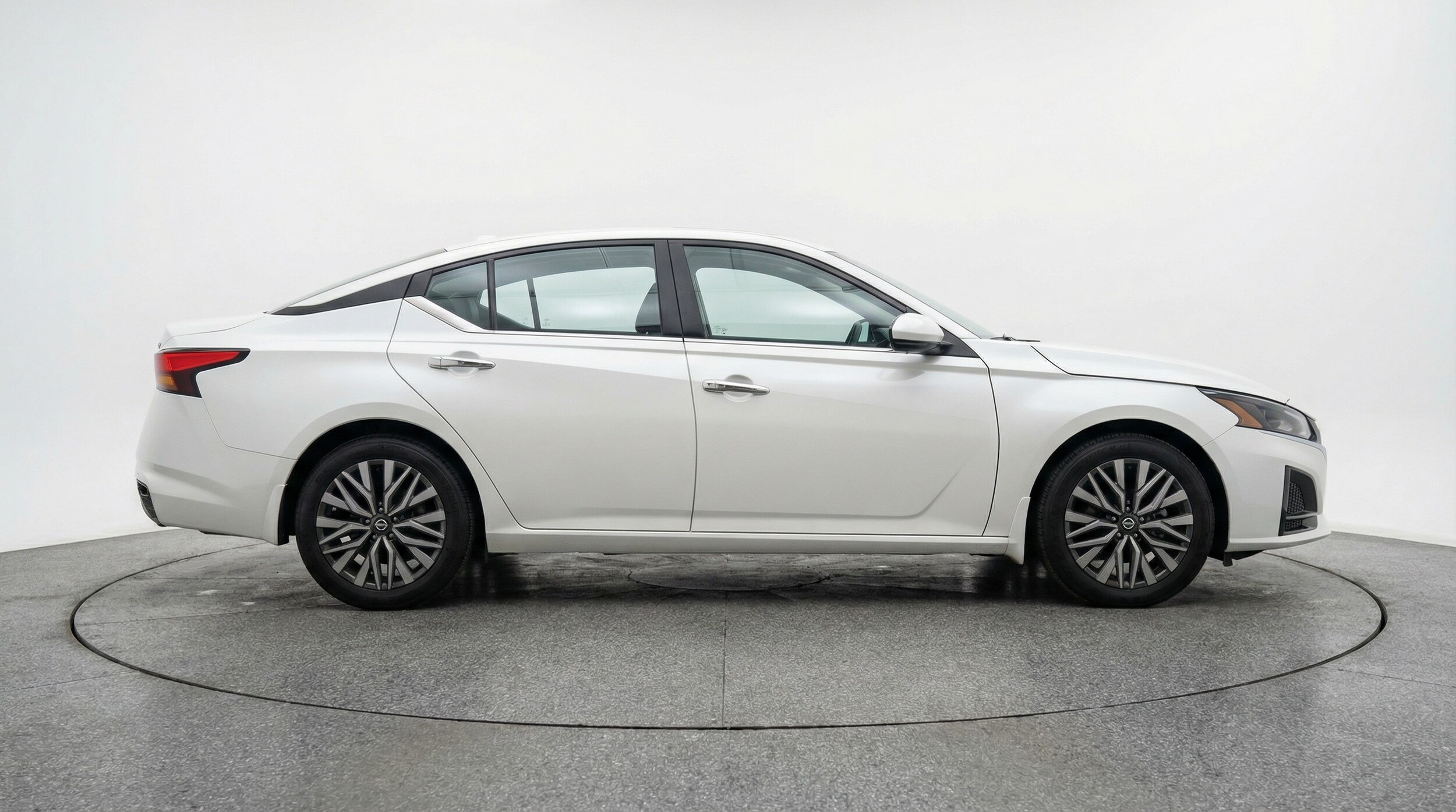 Thumbnail: 2025 Nissan Altima - 8