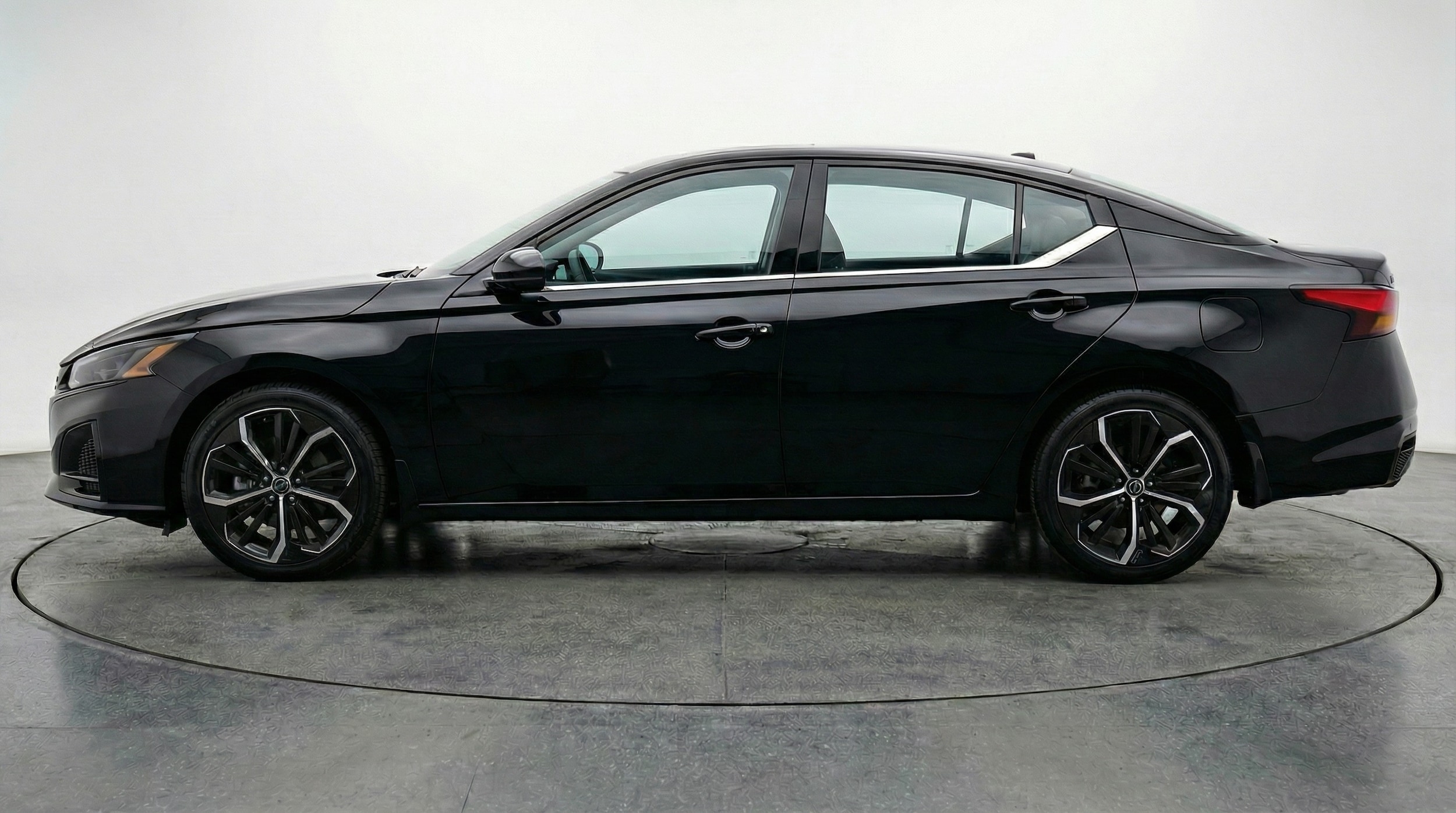 Thumbnail: 2025 Nissan Altima - 4