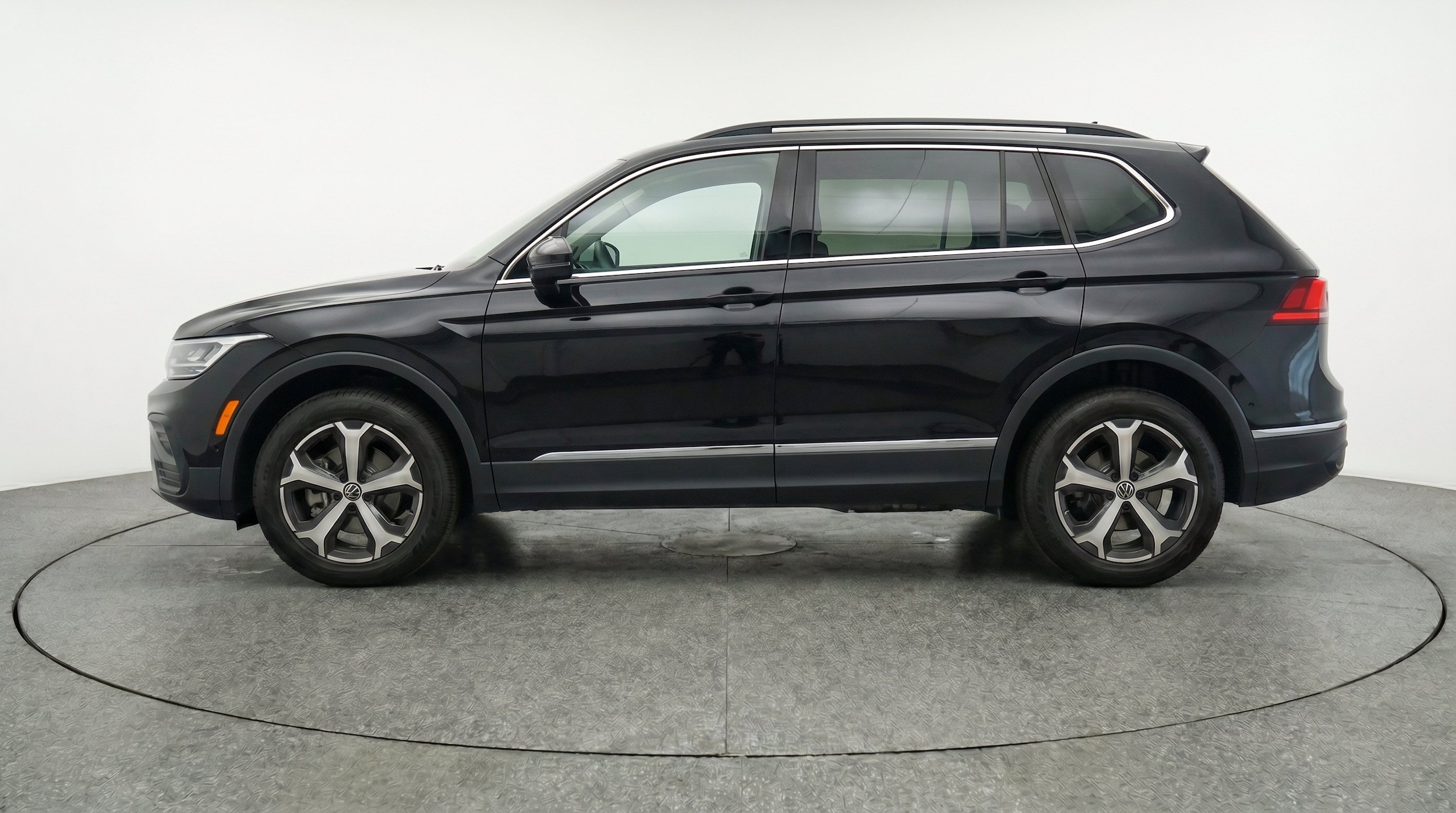 Thumbnail: 2026 Volkswagen Tiguan - 5