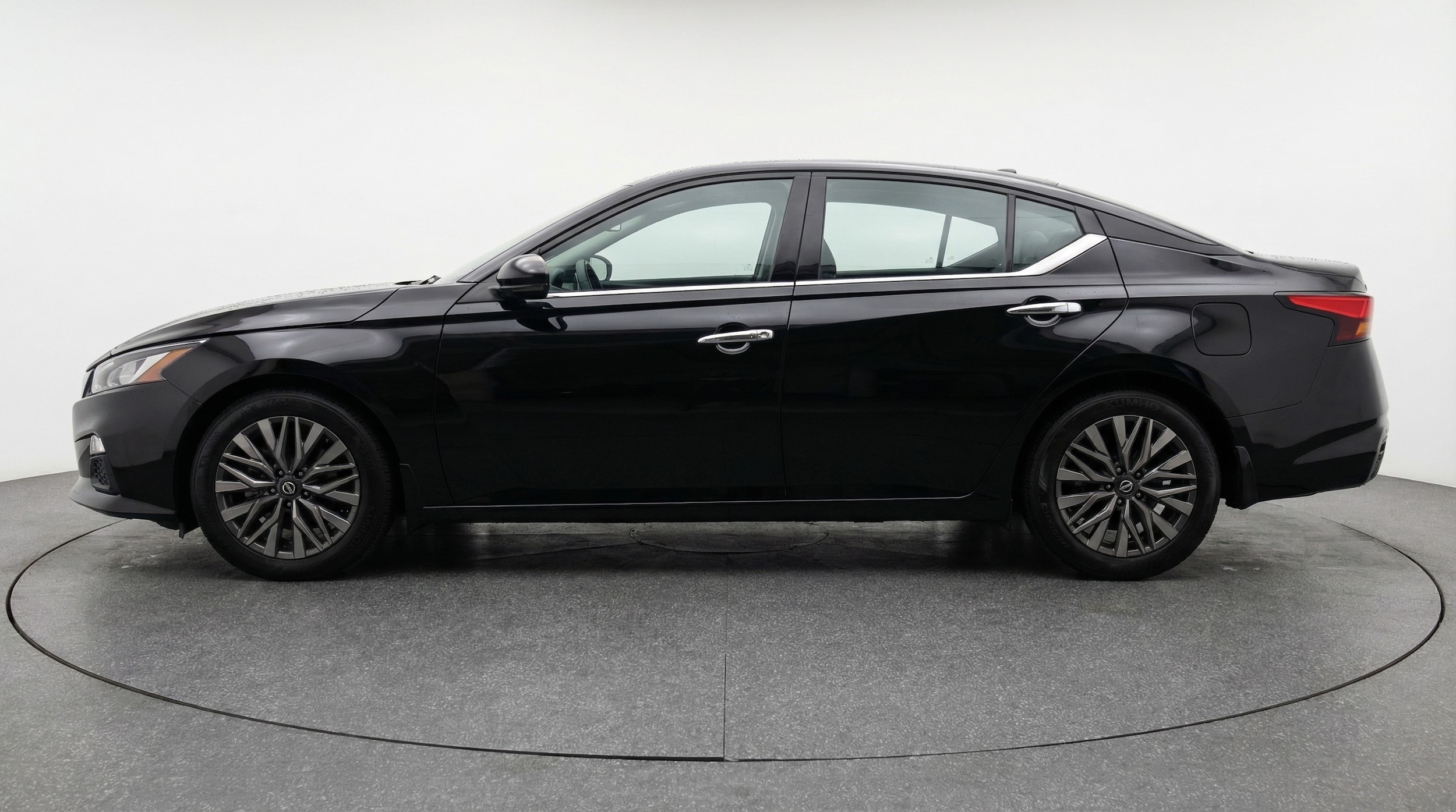 Thumbnail: 2025 Nissan Altima - 4