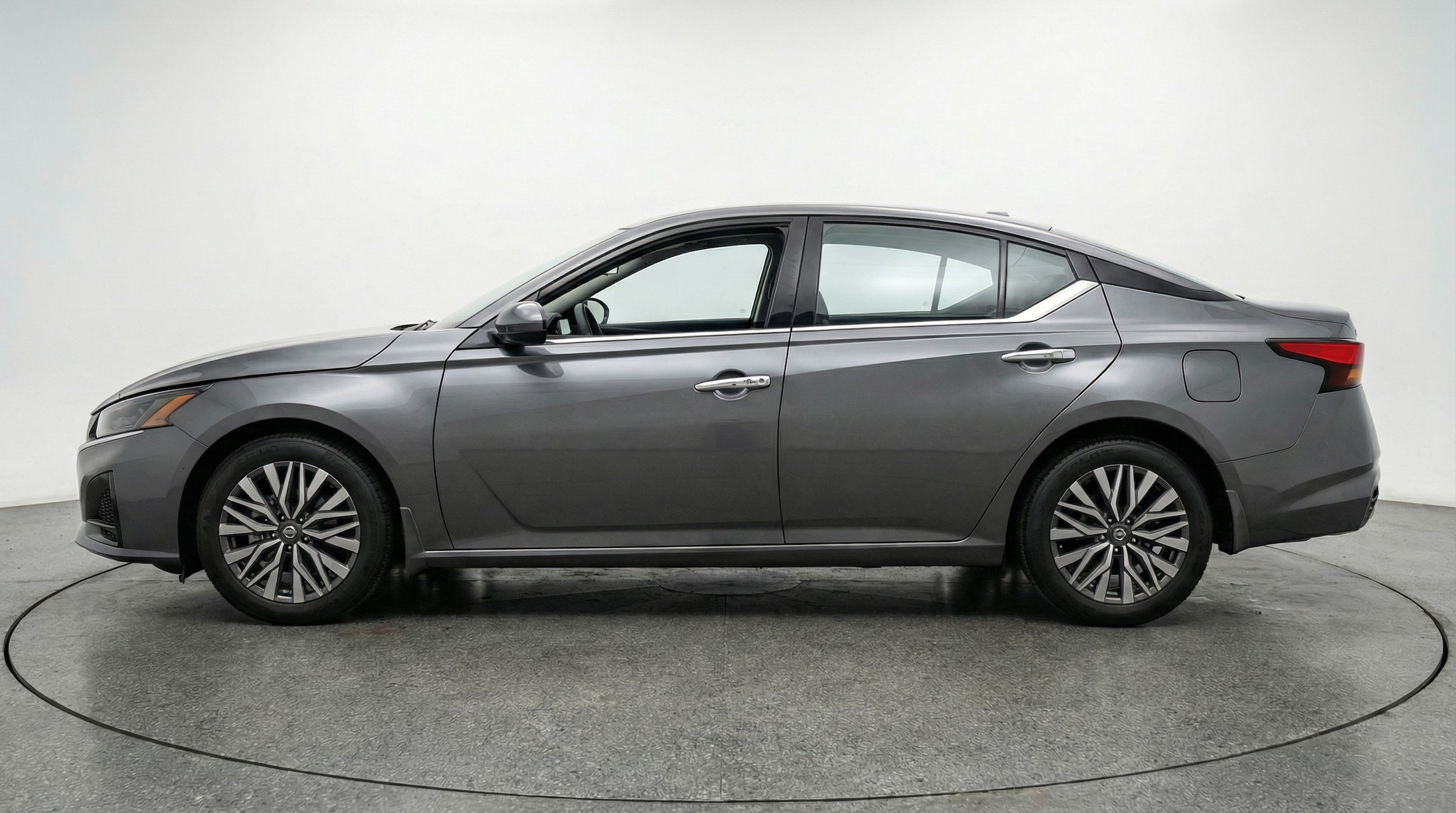 Thumbnail: 2025 Nissan Altima - 4