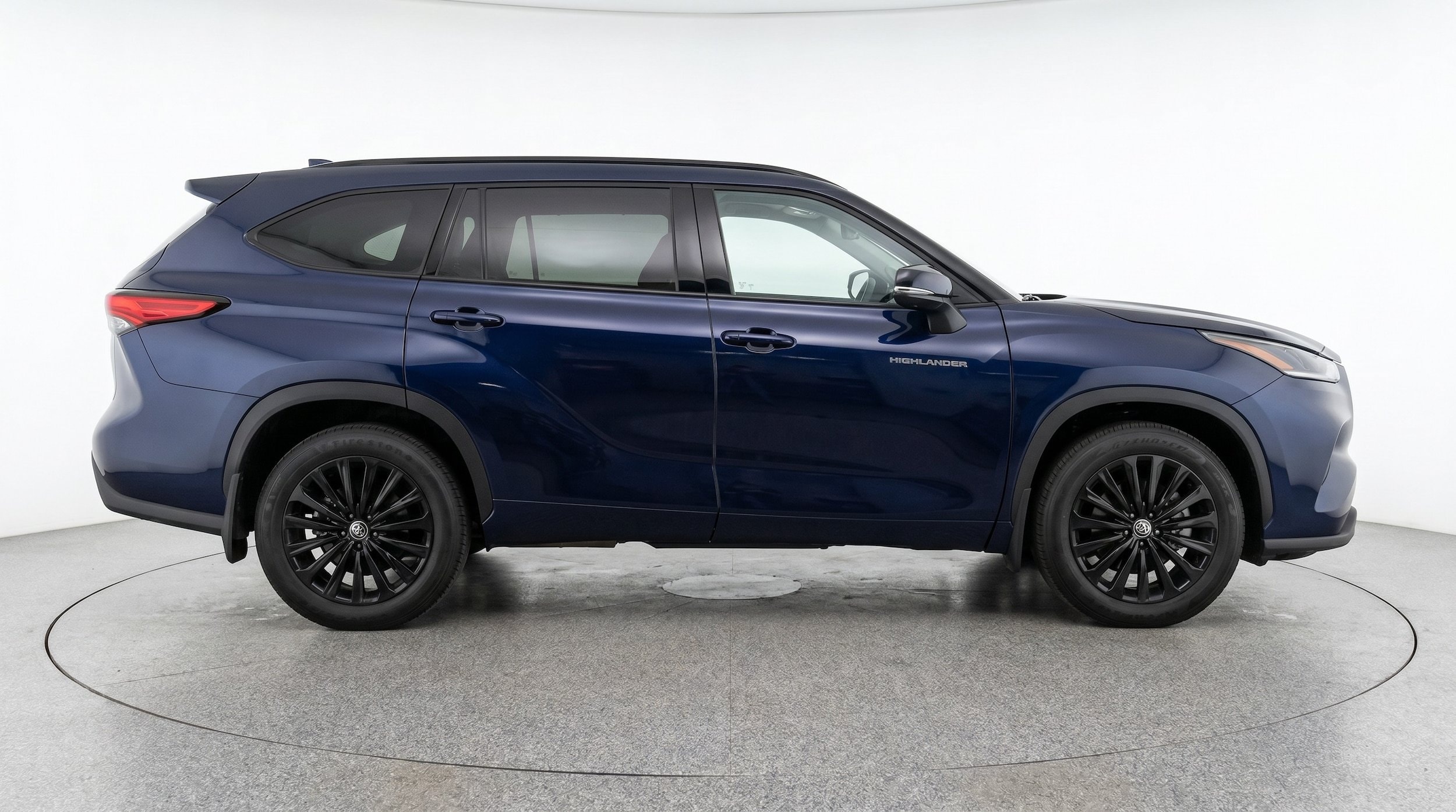 Thumbnail: 2025 Toyota Highlander - 8