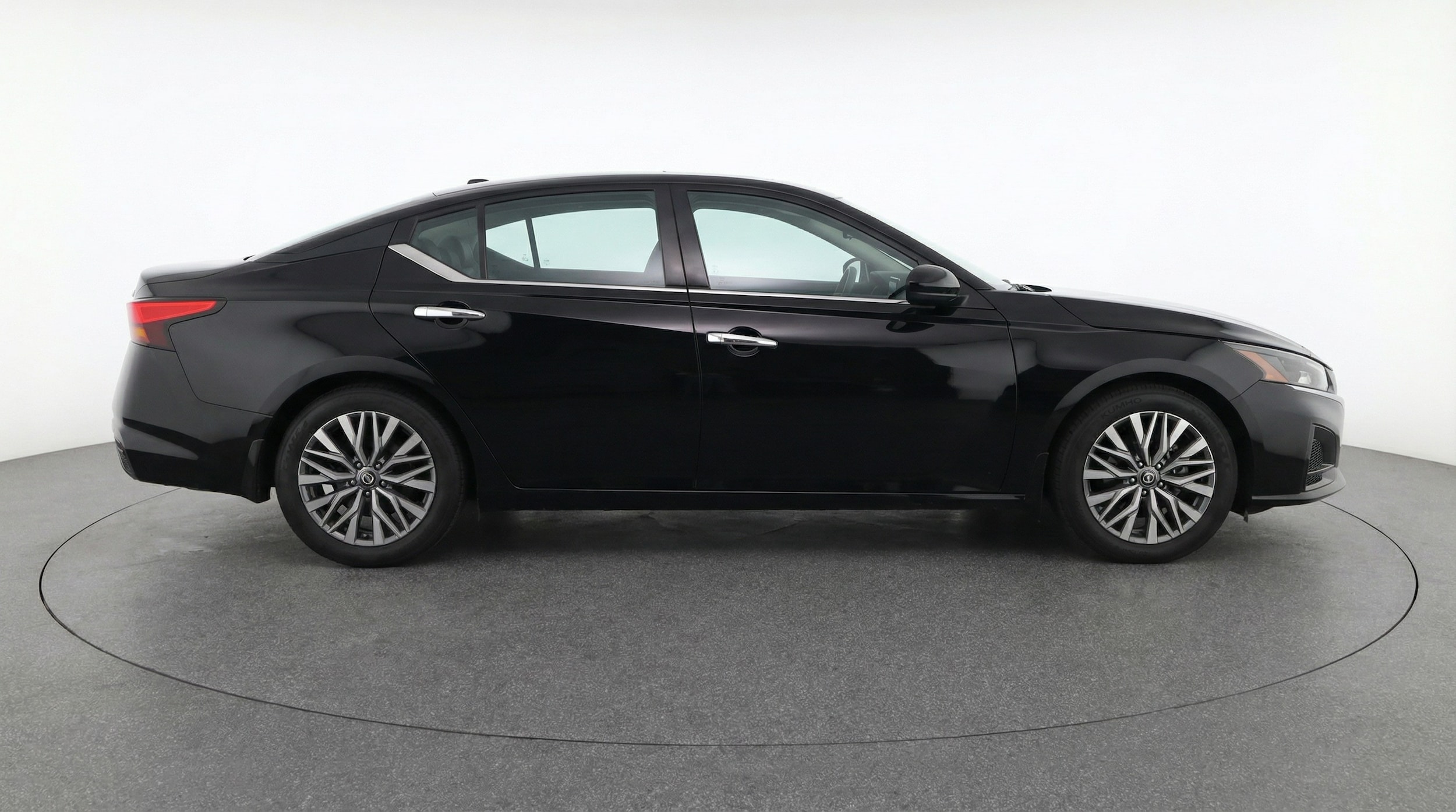 Thumbnail: 2025 Nissan Altima - 8