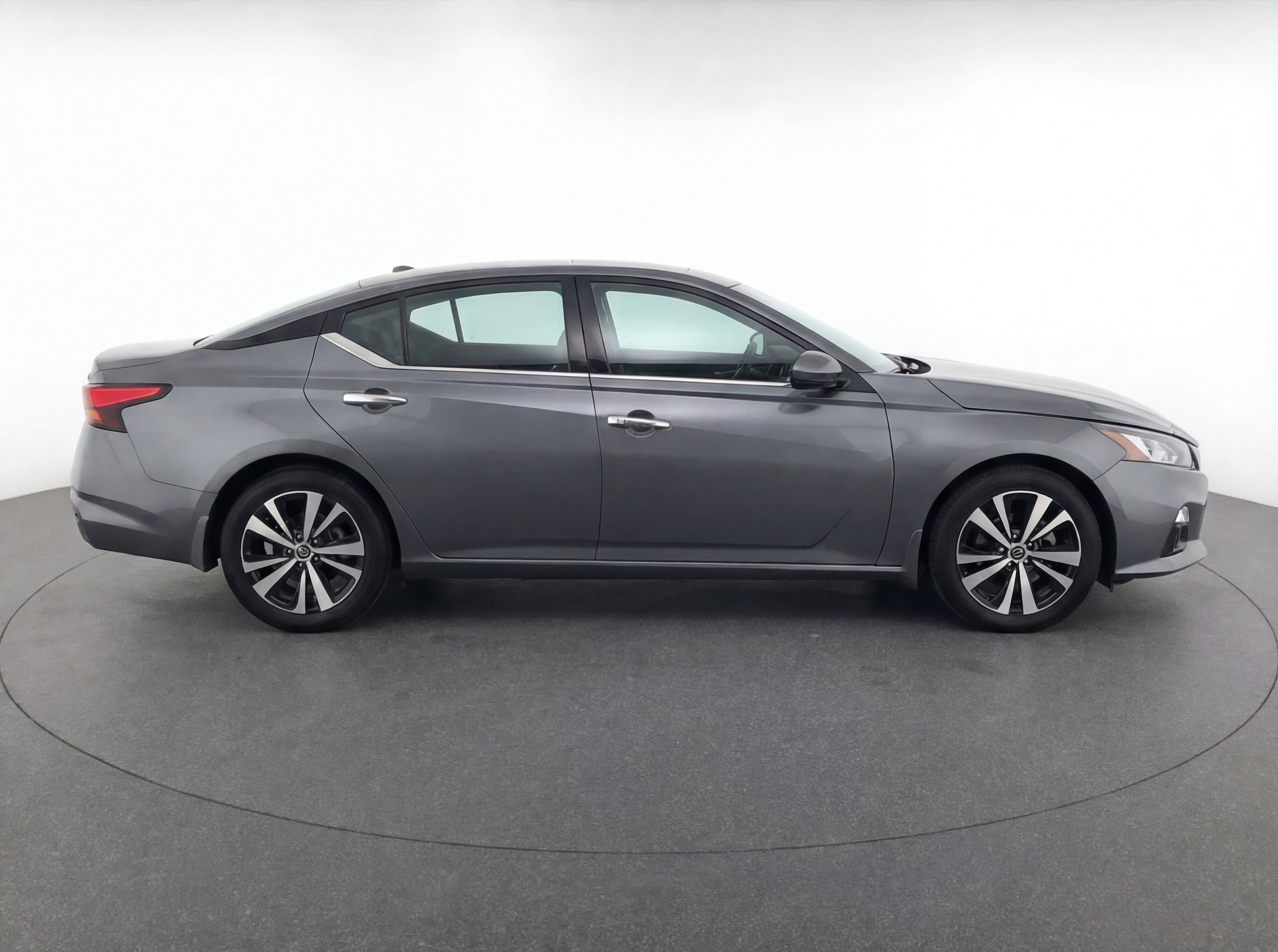 Thumbnail: 2023 Nissan Sentra - 8