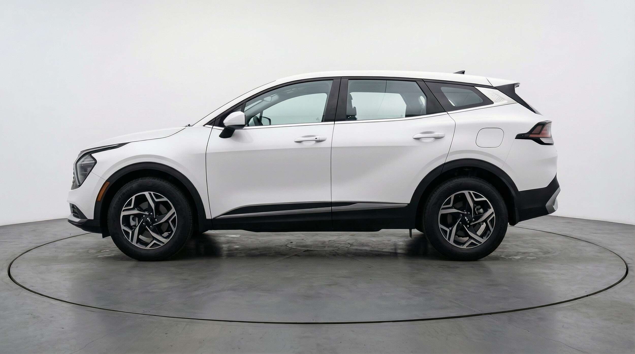 Thumbnail: 2025 Kia Sportage - 4