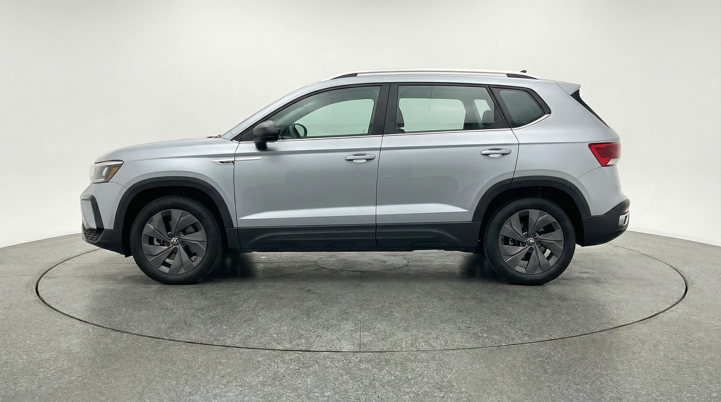 Thumbnail: 2025 Volkswagen Taos - 4