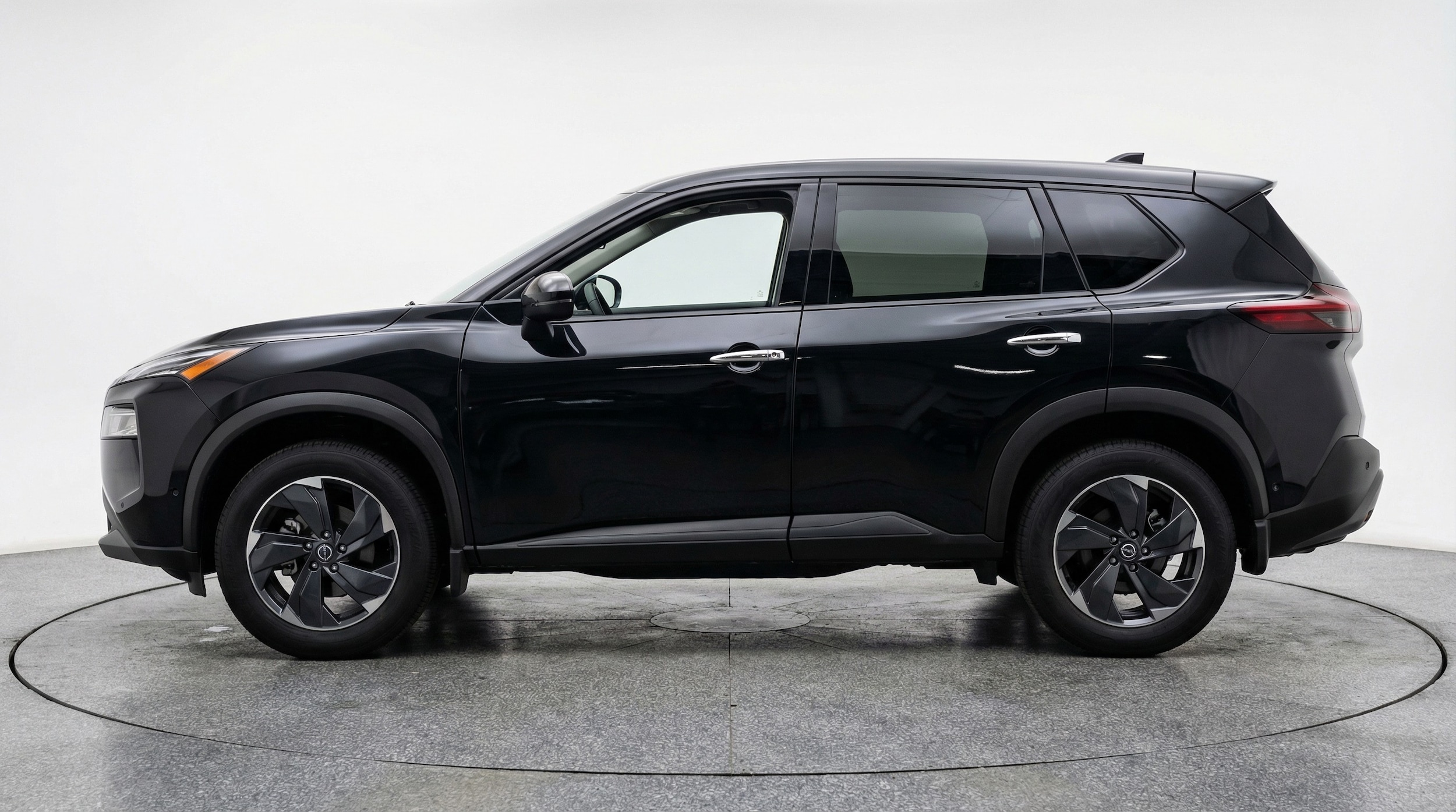 Thumbnail: 2025 Nissan Rogue - 4