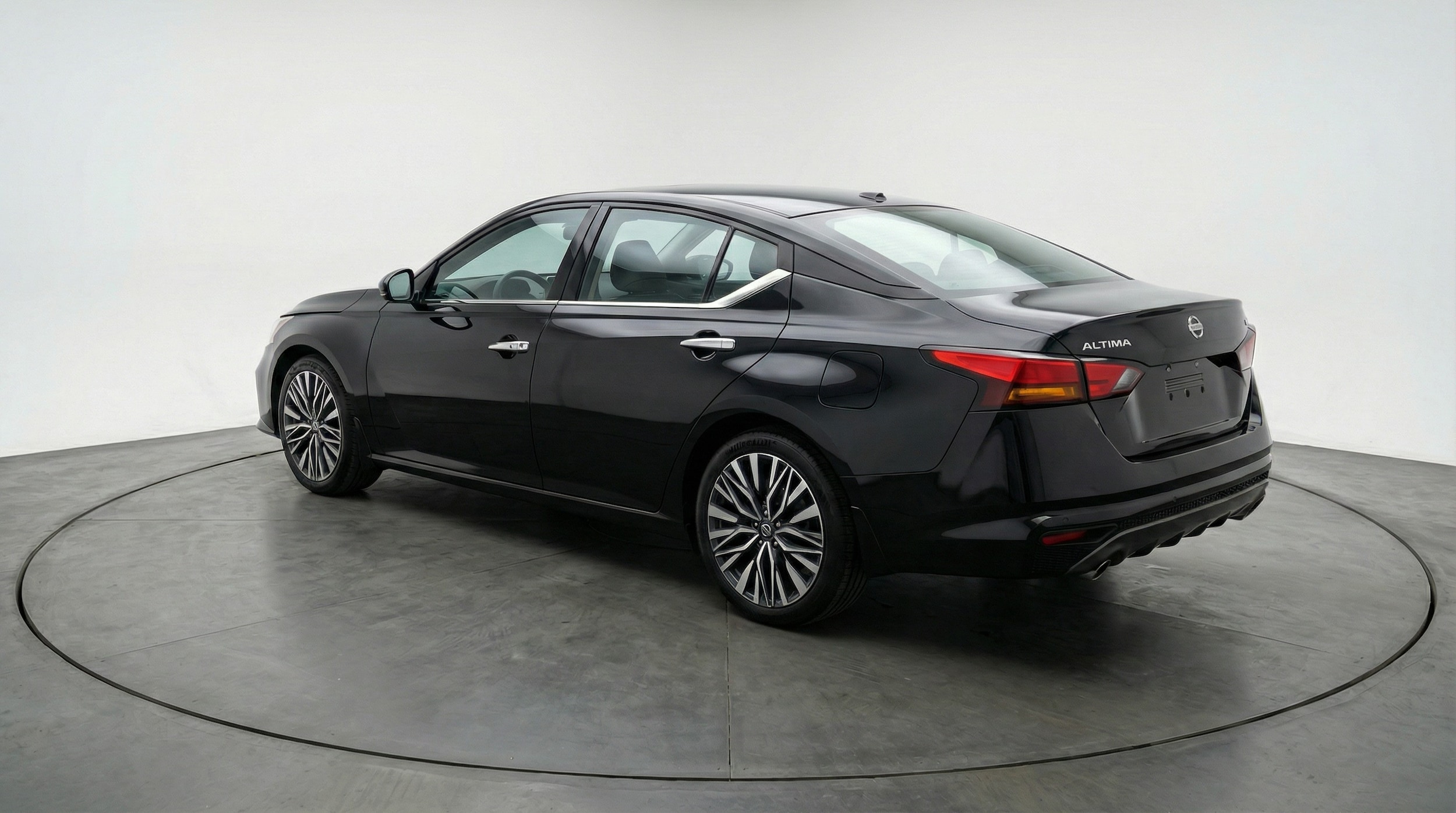 Thumbnail: 2025 Nissan Altima - 5