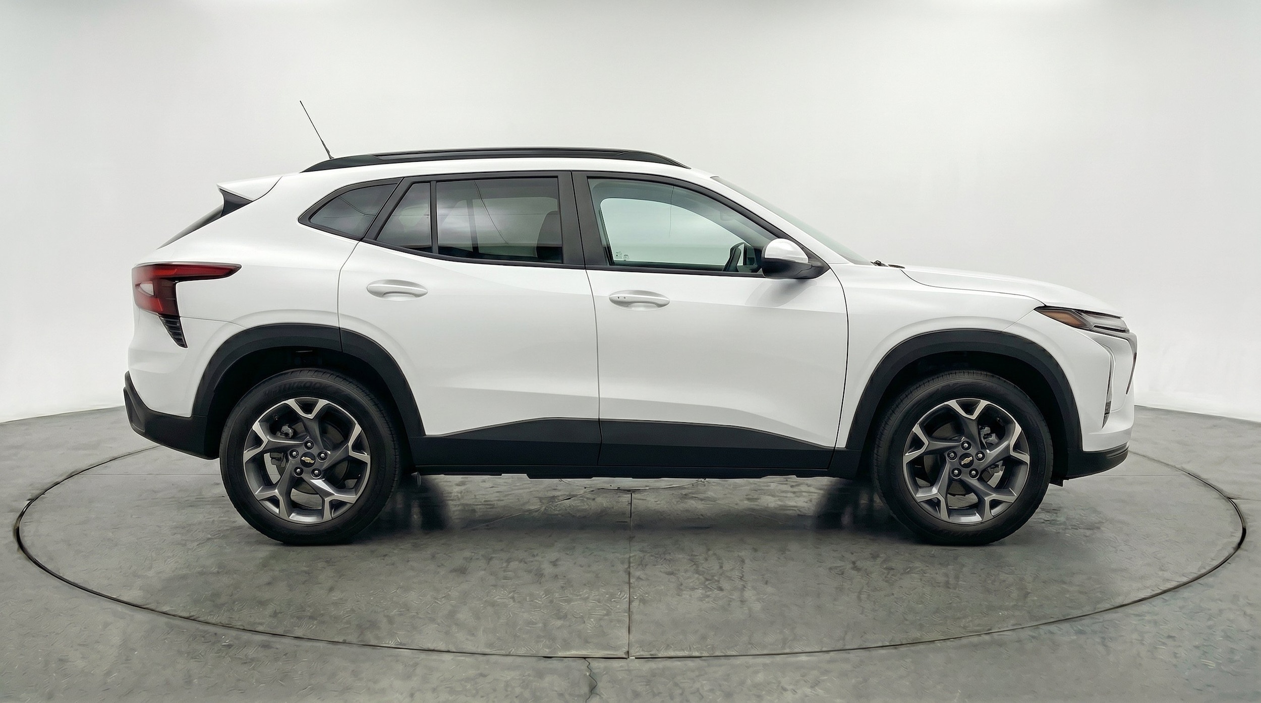 Thumbnail: 2025 Chevrolet Trax - 11