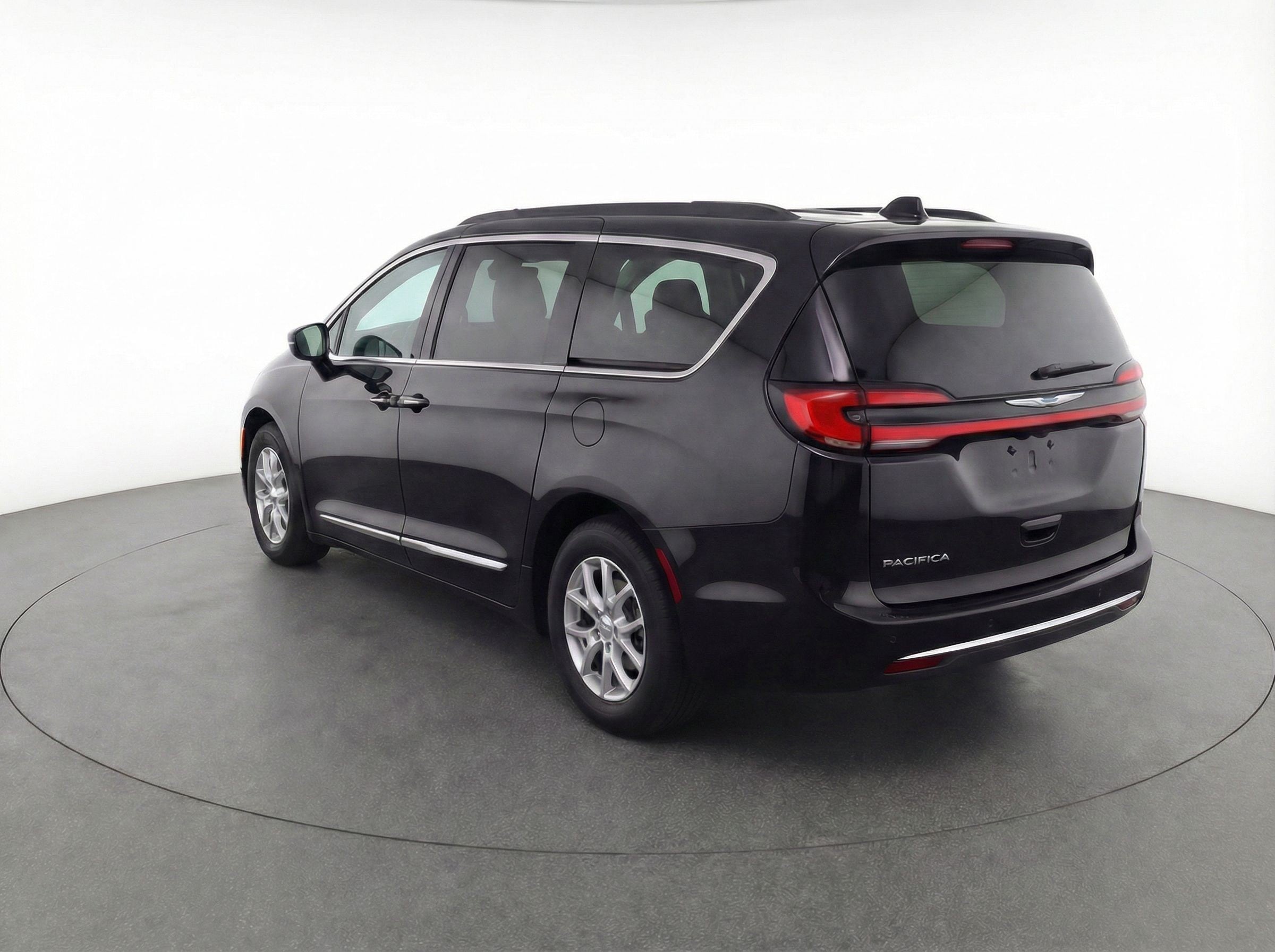 Thumbnail: 2024 Chrysler Pacifica - 5