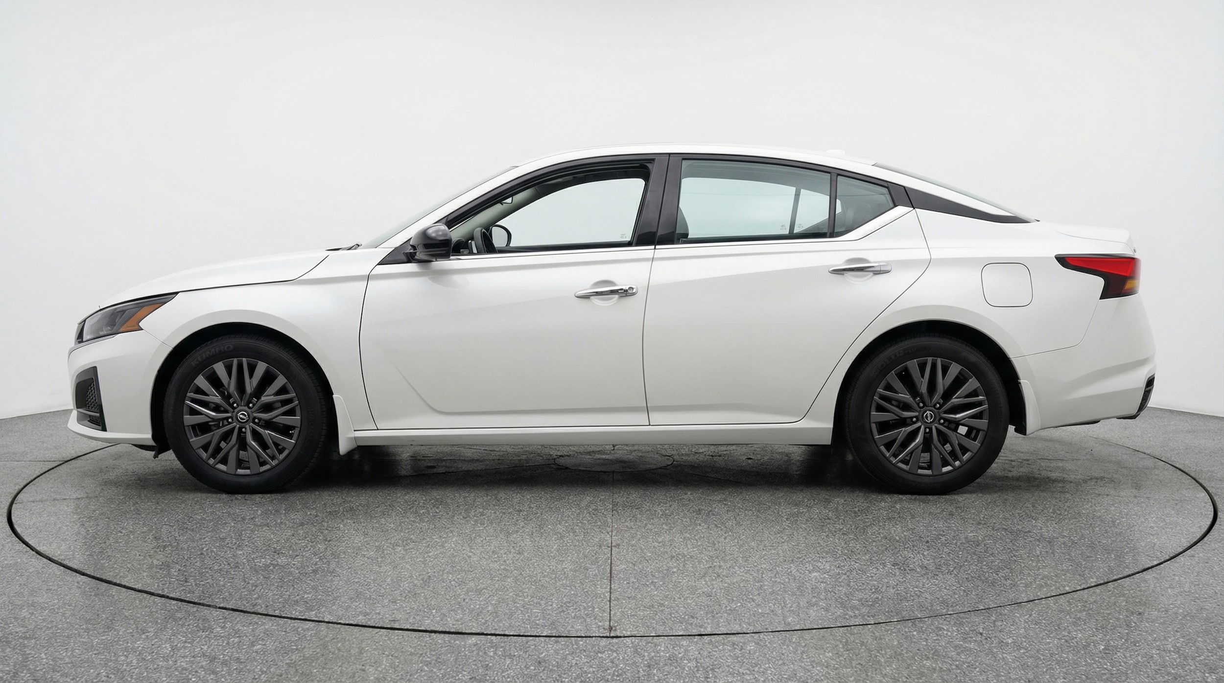 Thumbnail: 2025 Nissan Altima - 4